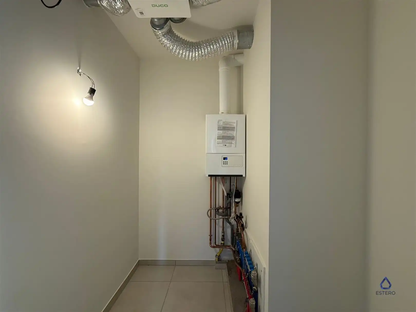 Modern 2-slaapkamerappartement met terras en zicht op groen foto 16