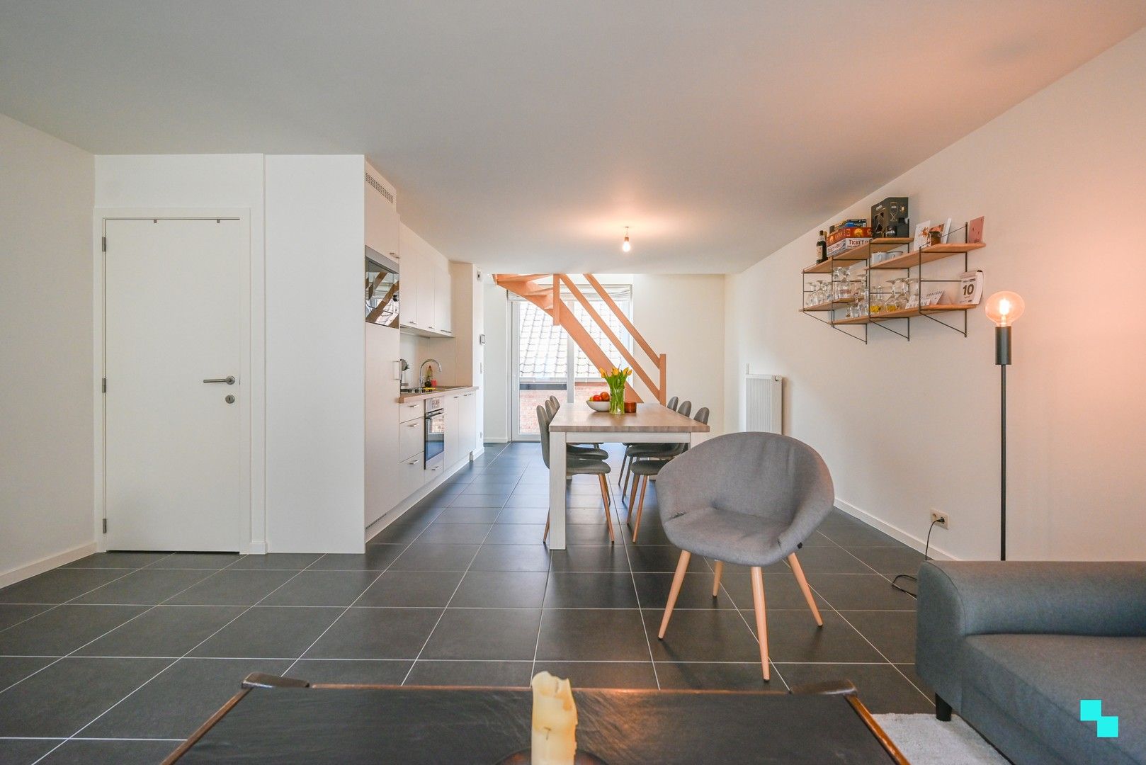 Volledig instapklaar duplex appartement in hartje Deerlijk foto 6