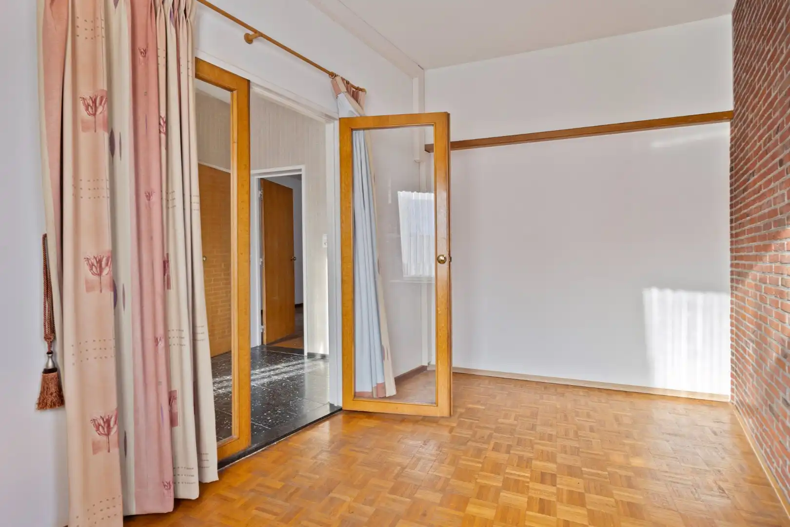 Ruime te renoveren gezinswoning met 4 slpks in het centrum van Herentals ! foto 12