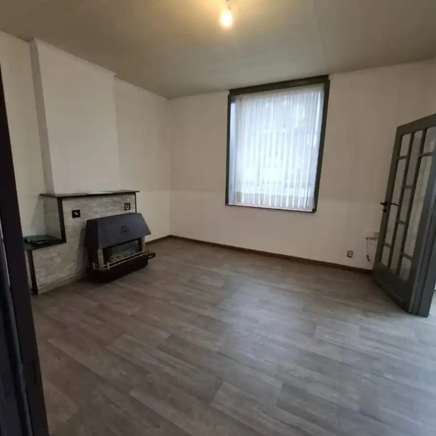 Lichtrijke hoekwoning in hartje Sint-Truiden foto 3