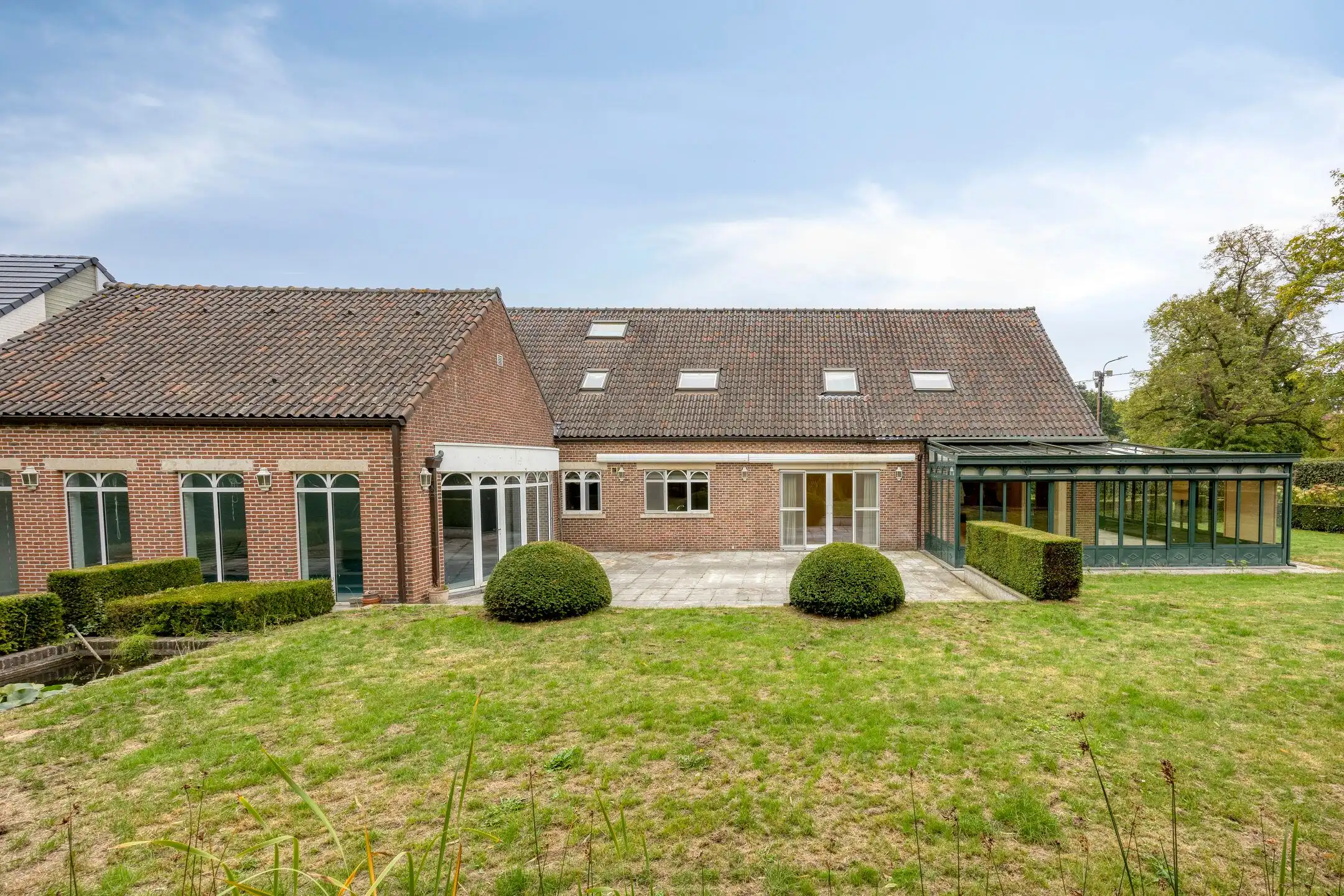 Klassevolle villa: wonen in een oase van ruimte en rust foto 28