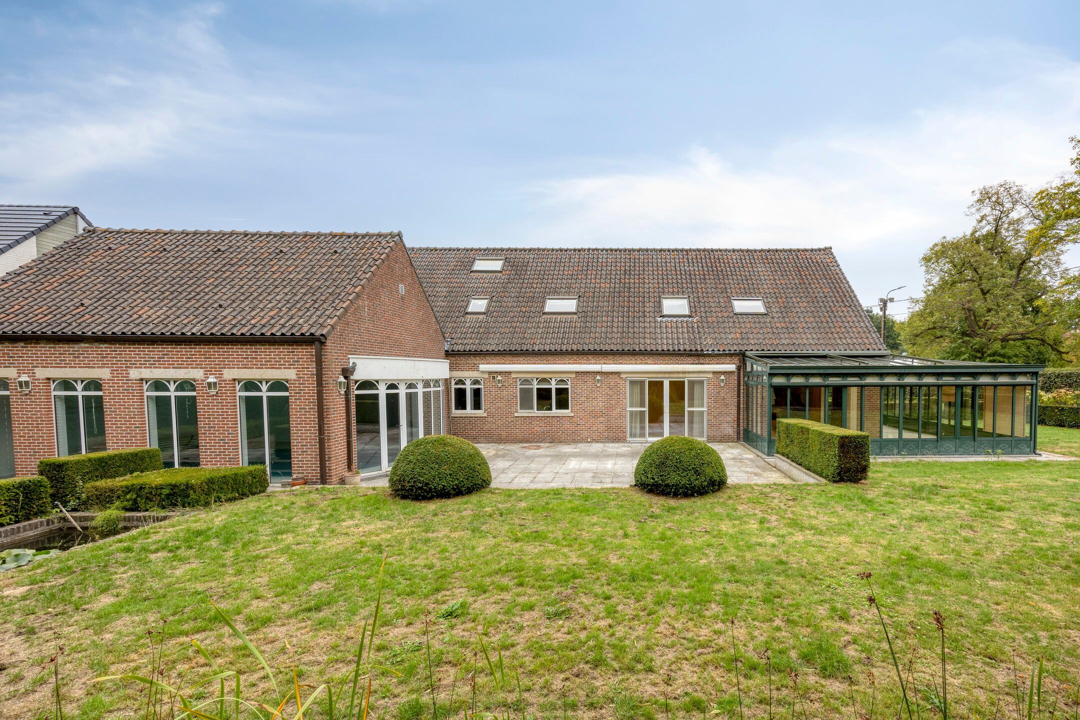 Klassevolle villa: wonen in een oase van ruimte en rust foto 28