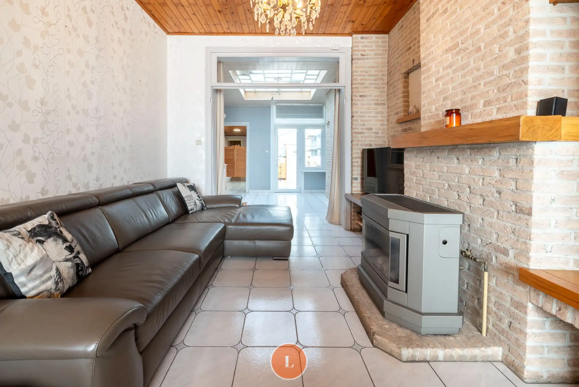 Op te frissen woning met 4 slaapkamers en tuin in Menen foto 3