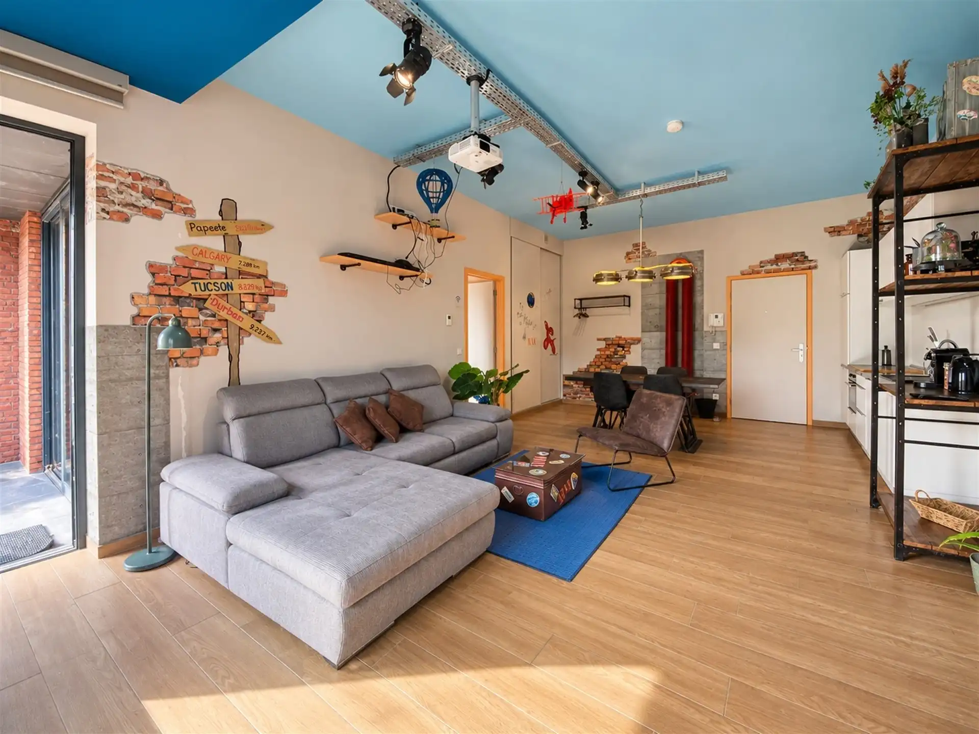 Gemeubeld appartement op een toplocatie. foto {{pictureIndex}}