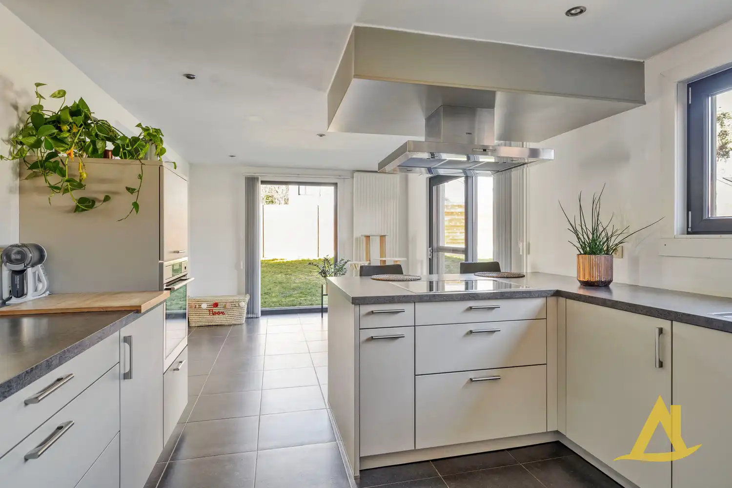 ZEER RUSTIG GELEGEN, INSTAPKLARE HOB, TE LUMMEN! foto 15