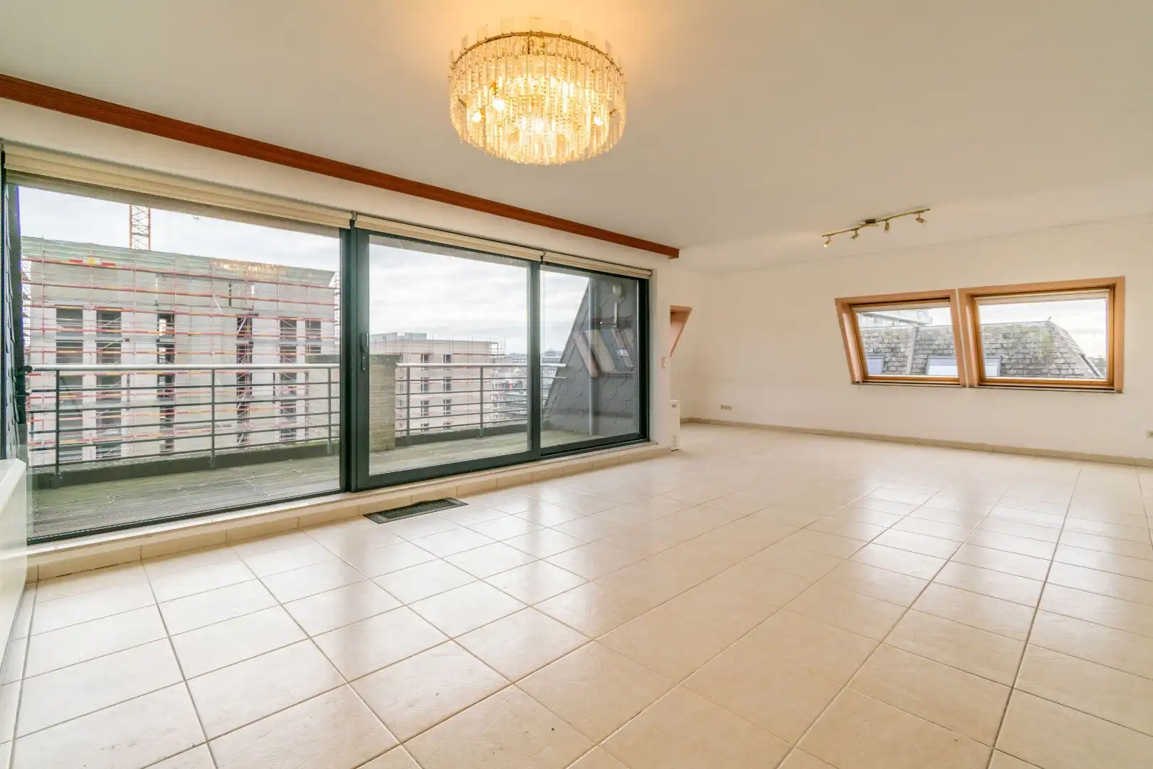 LICHTRIJKE PENTHOUSE MET 3 SLP, 2 BDK + TERRAS ! foto 6