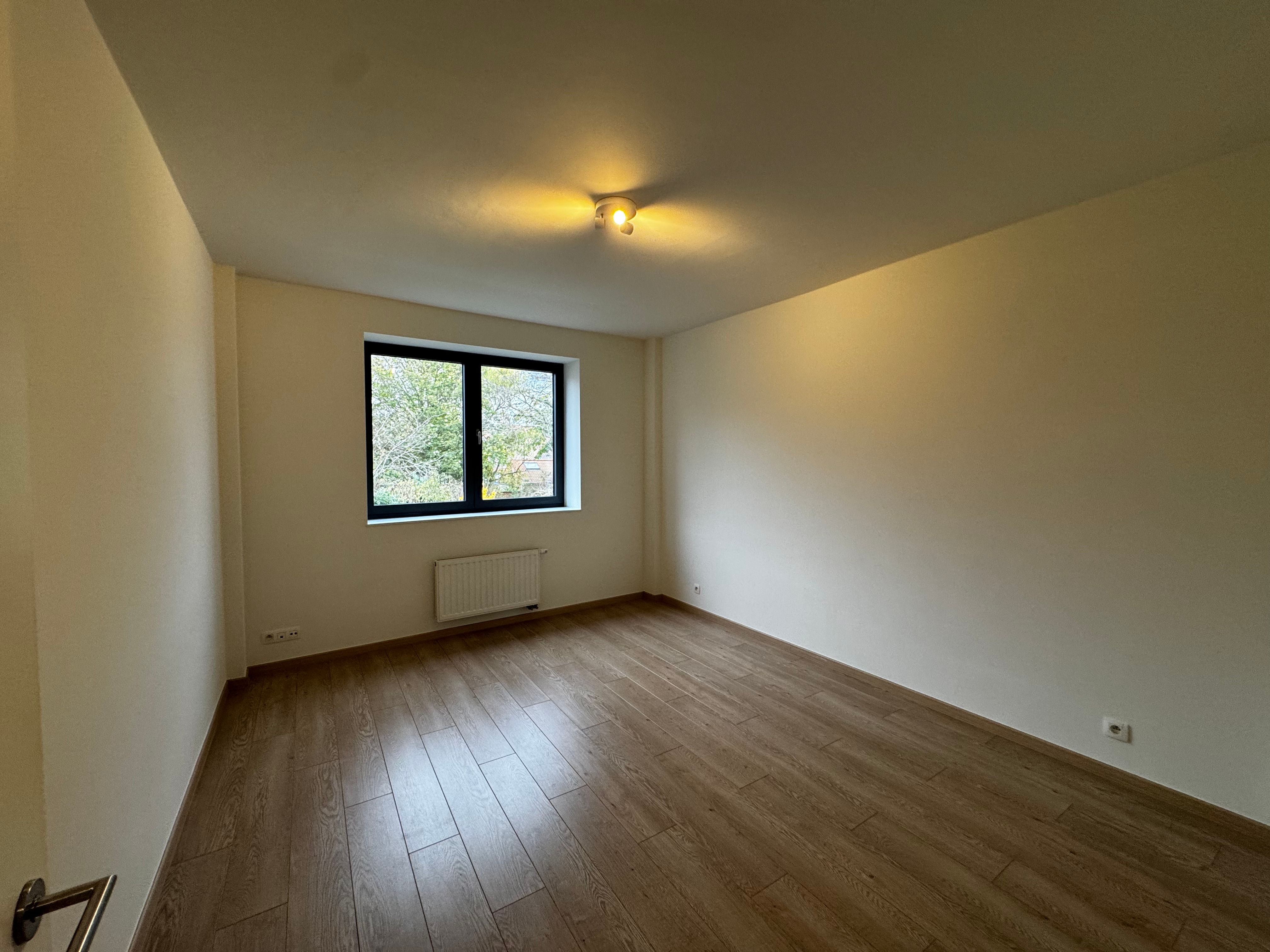 Gerenoveerde woning met 3 slaapkamers en tuin foto 15