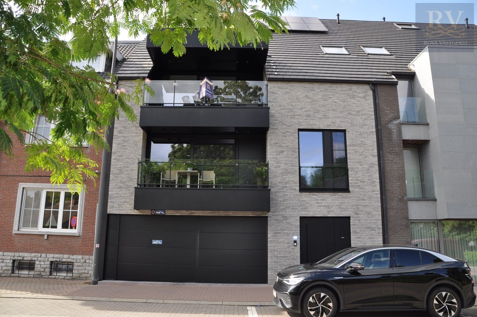 EXCLUSIEF EN KWALITATIEF APPARTEMENT VAN 183 M² MET 2 SLPK'S, 2 BADK'S EN 3 TERRASSEN IN CENTRUM BILZEN foto 25