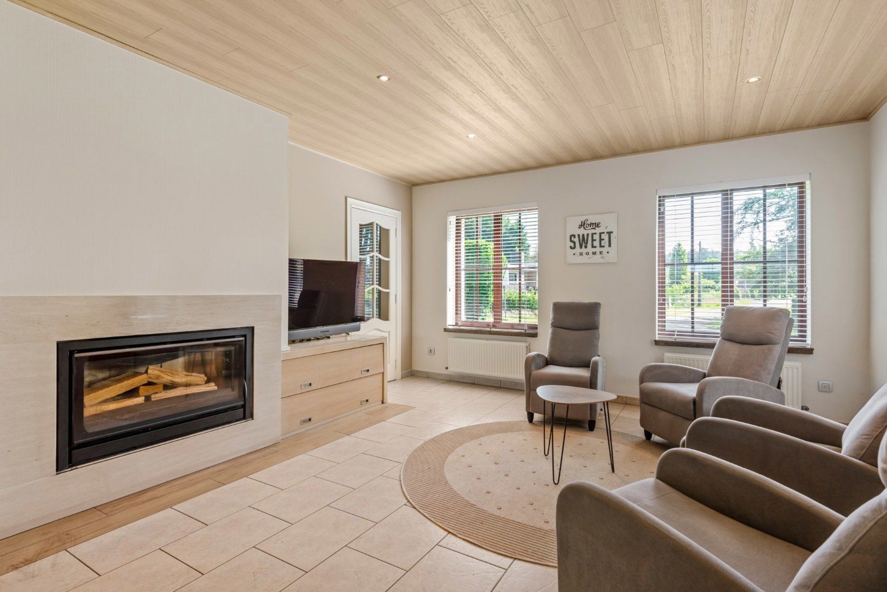 Ruime villa met 5slk en verwarmd zwembad op 2450m² foto 7