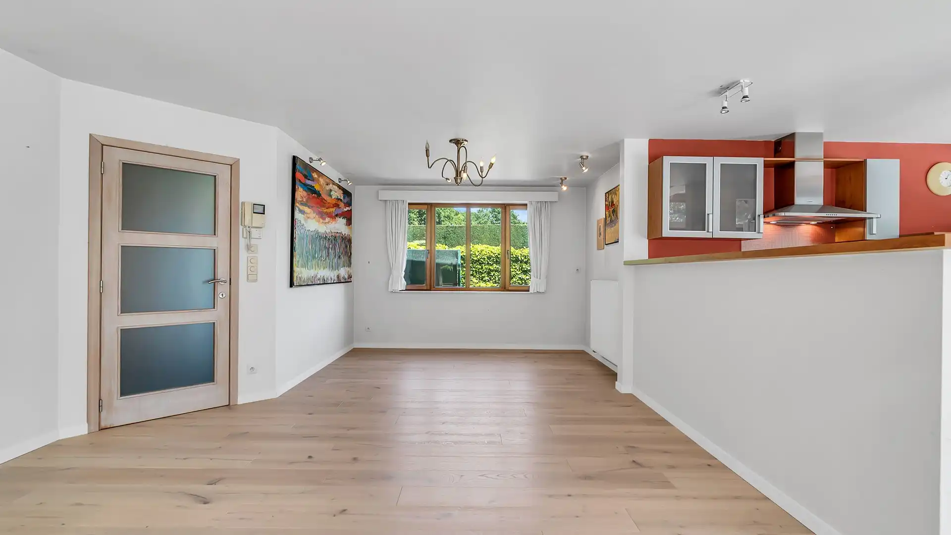Ruime en instapklare woning met zwembad in Genk (Bret) foto 13