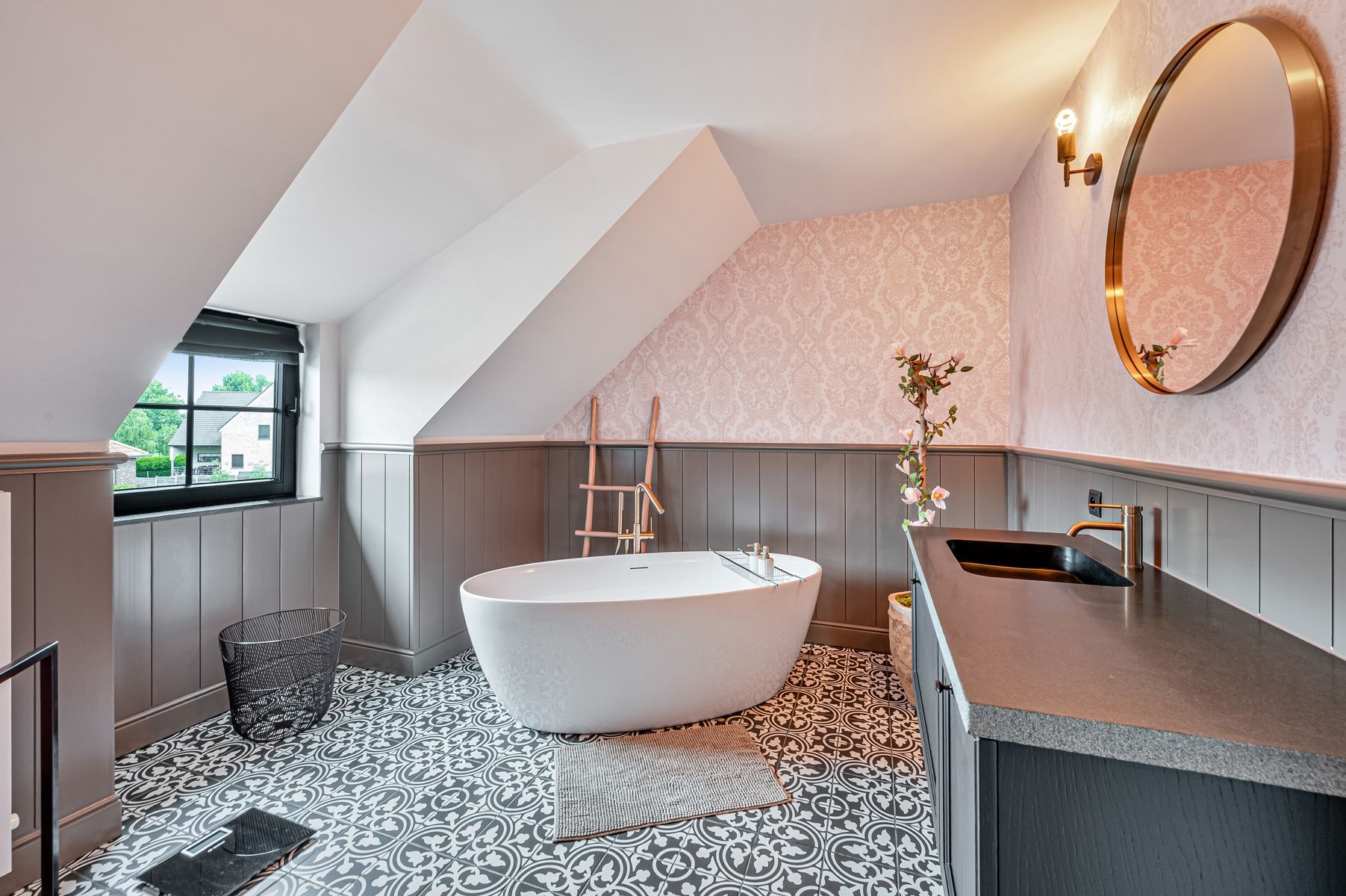 Recente (2020) open bebouwing met tuin en 3 slaapkamers foto 17