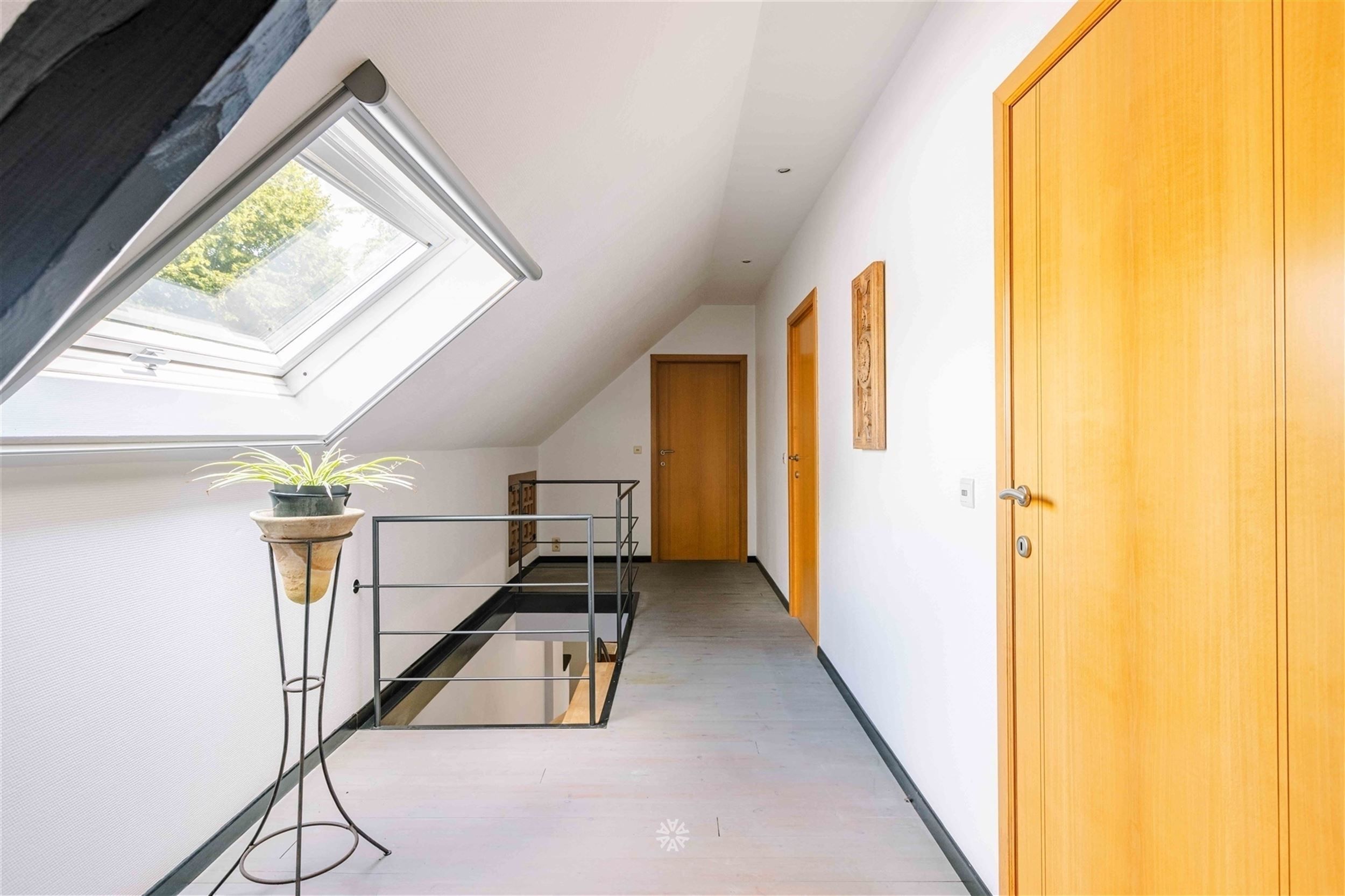 Charmante woning met prachtige tuin foto 12