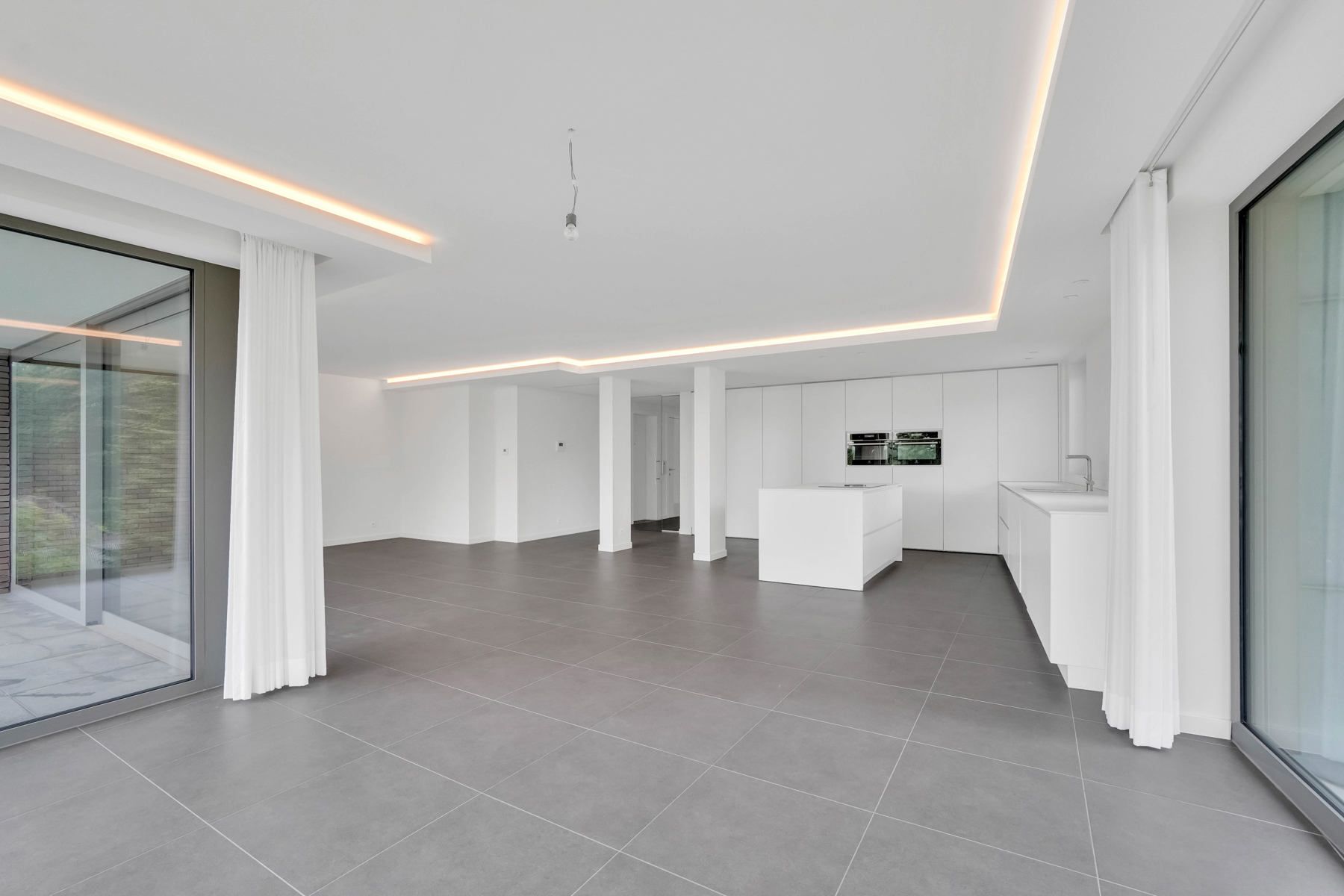 LUXEAPPARTEMENT (147m2) MET 2 SLK + 2 AUTOSTANDPL. TE GENK foto 1