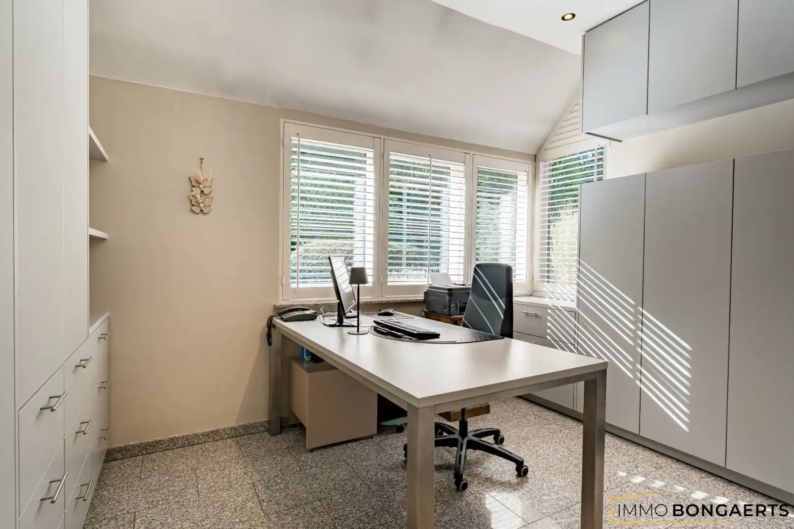 Bijzonder ruime woning op een uitzonderlijk perceel van maar liefst 16 are foto 16
