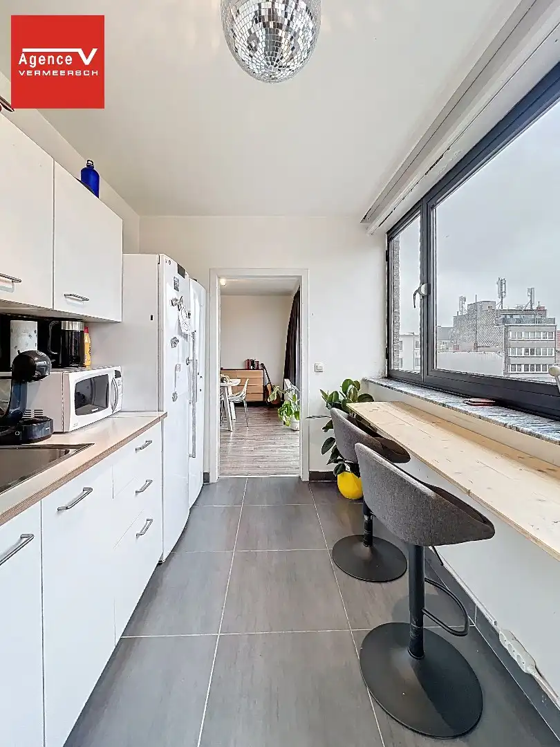 Ruim instapklaar 3 slkr appartement inclusief autostaanplaats in gebouw.  foto 8