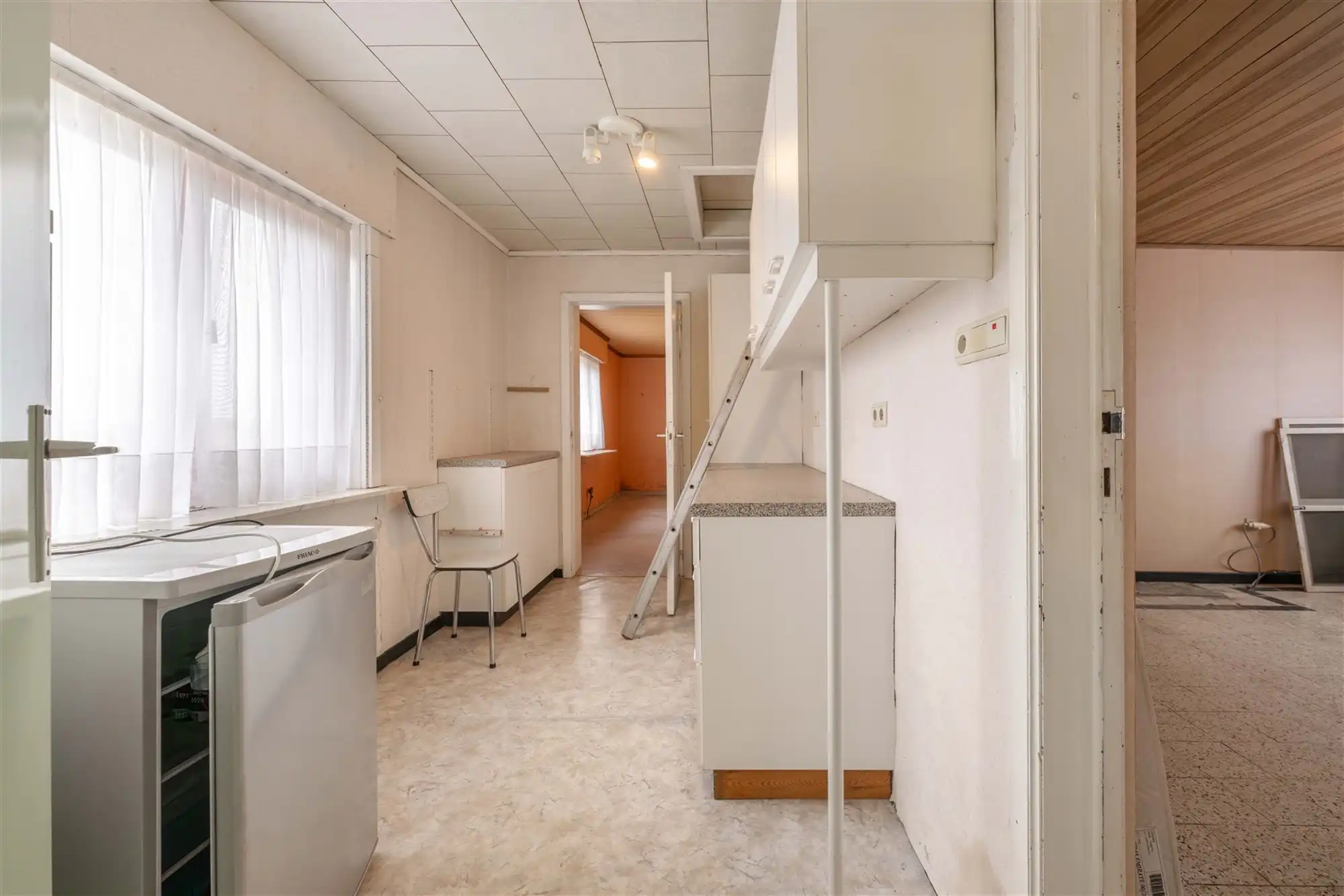 Vrijstaande woning met bijgebouwen op 2633 m² foto 7