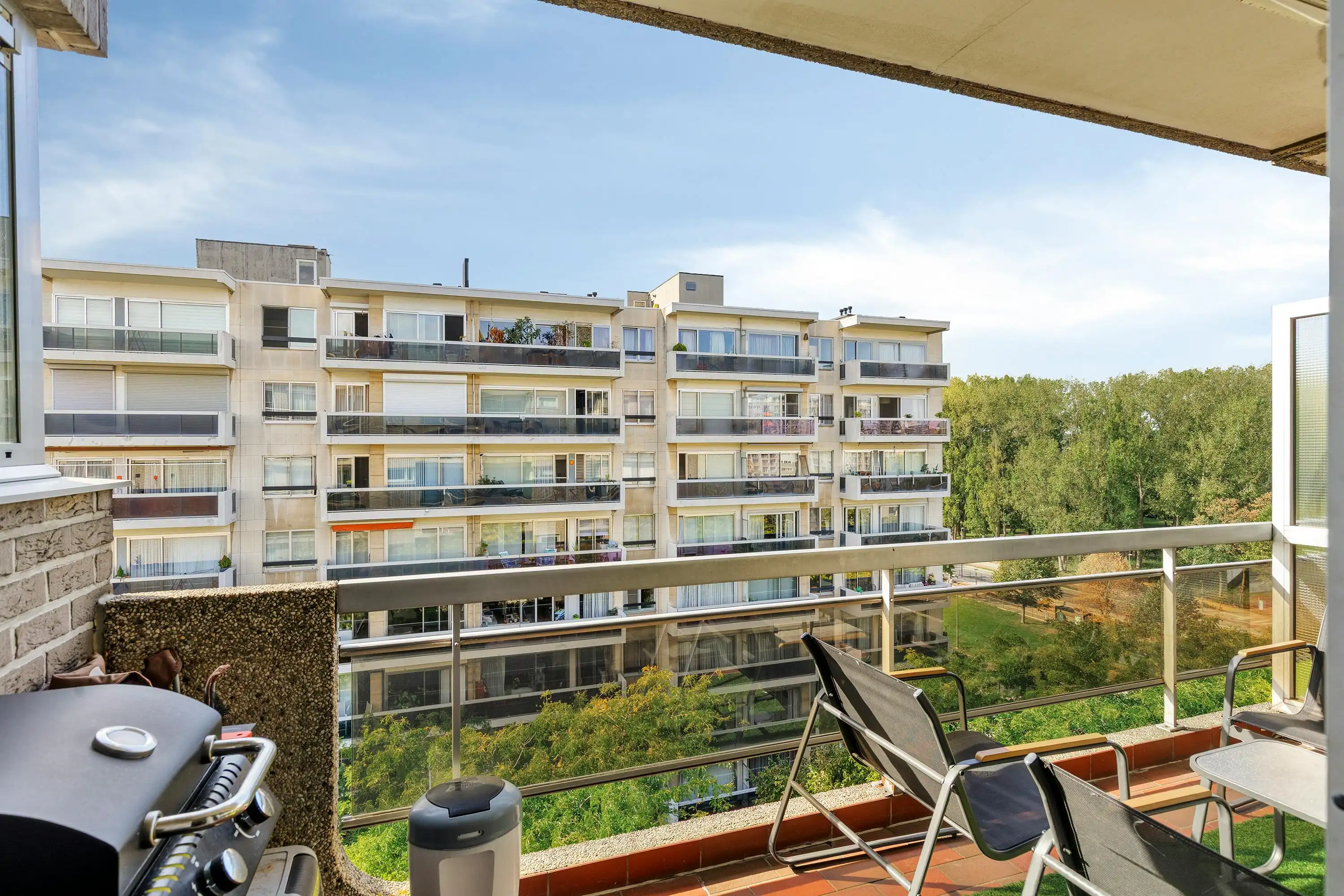 Appartement met terras te koop op het groene Linkeroever foto 14