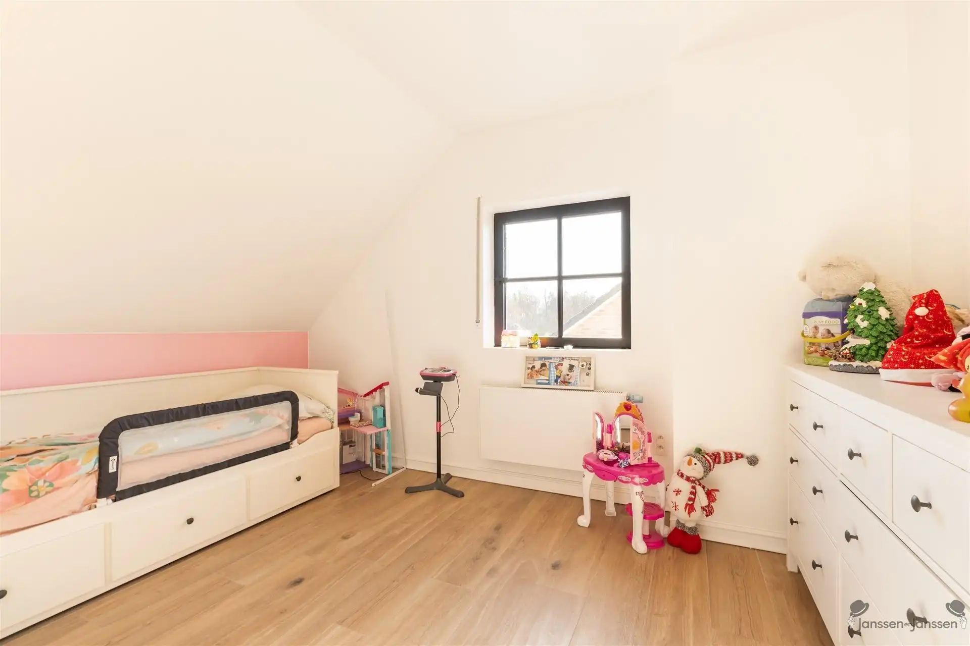 Prachtige moderne pastoriewoning met luxe afwerking, 3 slaapkamers en grote tuin op 13 are foto 19