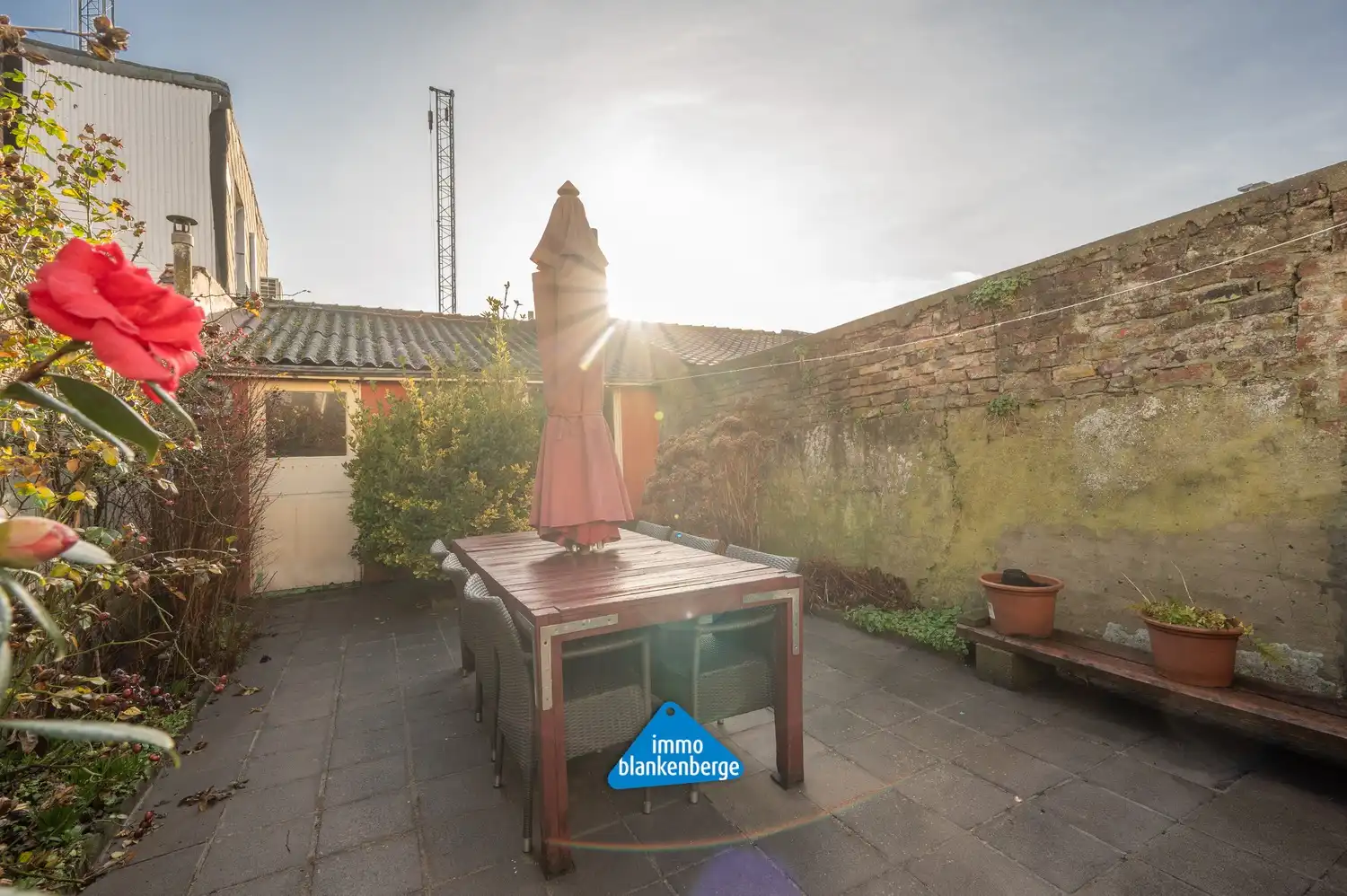 Grote gezinswoning met tuin en 7 slaapkamers nabij centrum en zee foto 3