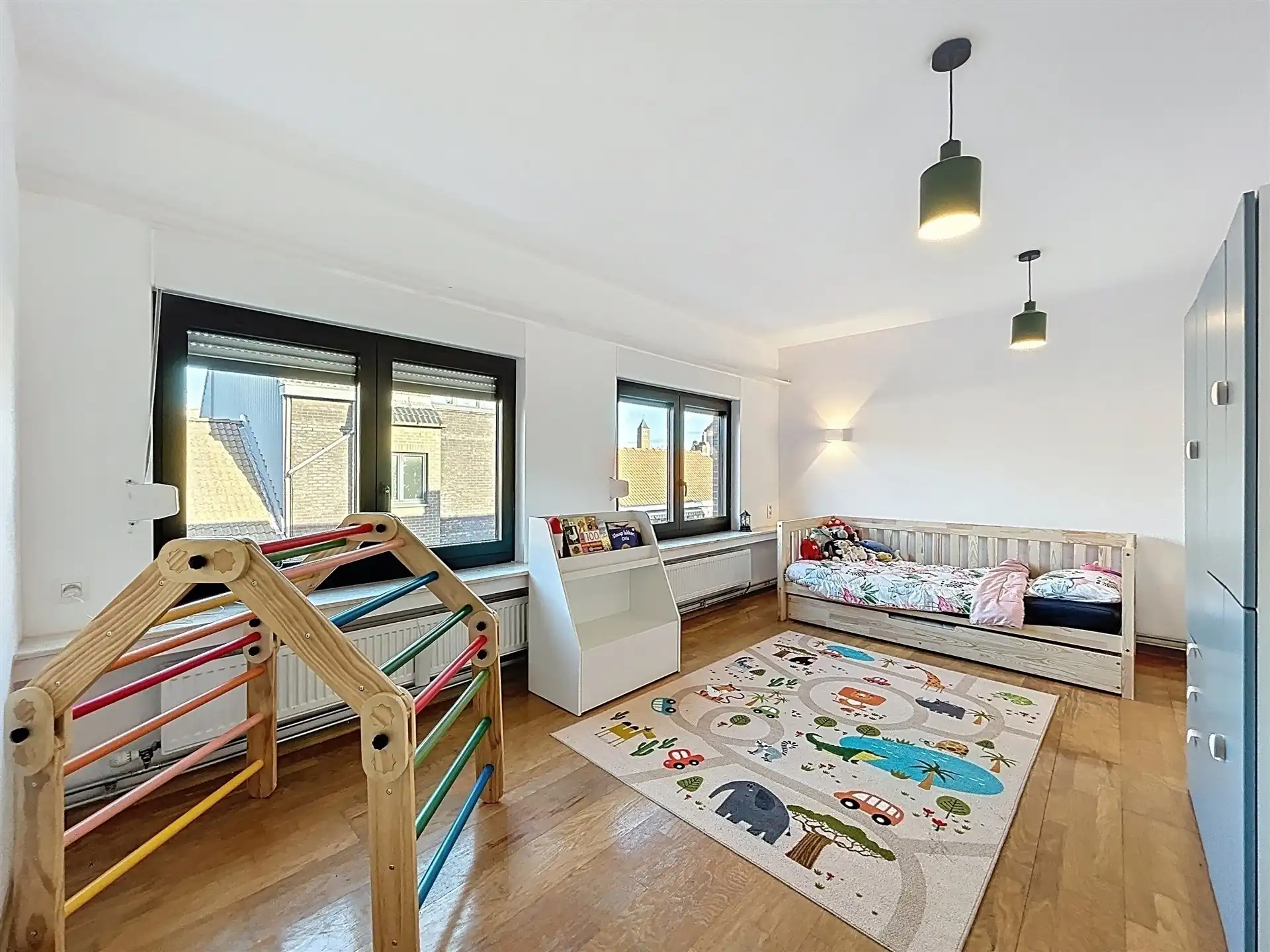 Instapklare ruime woning met grote garage op perceel van 359m² foto 16