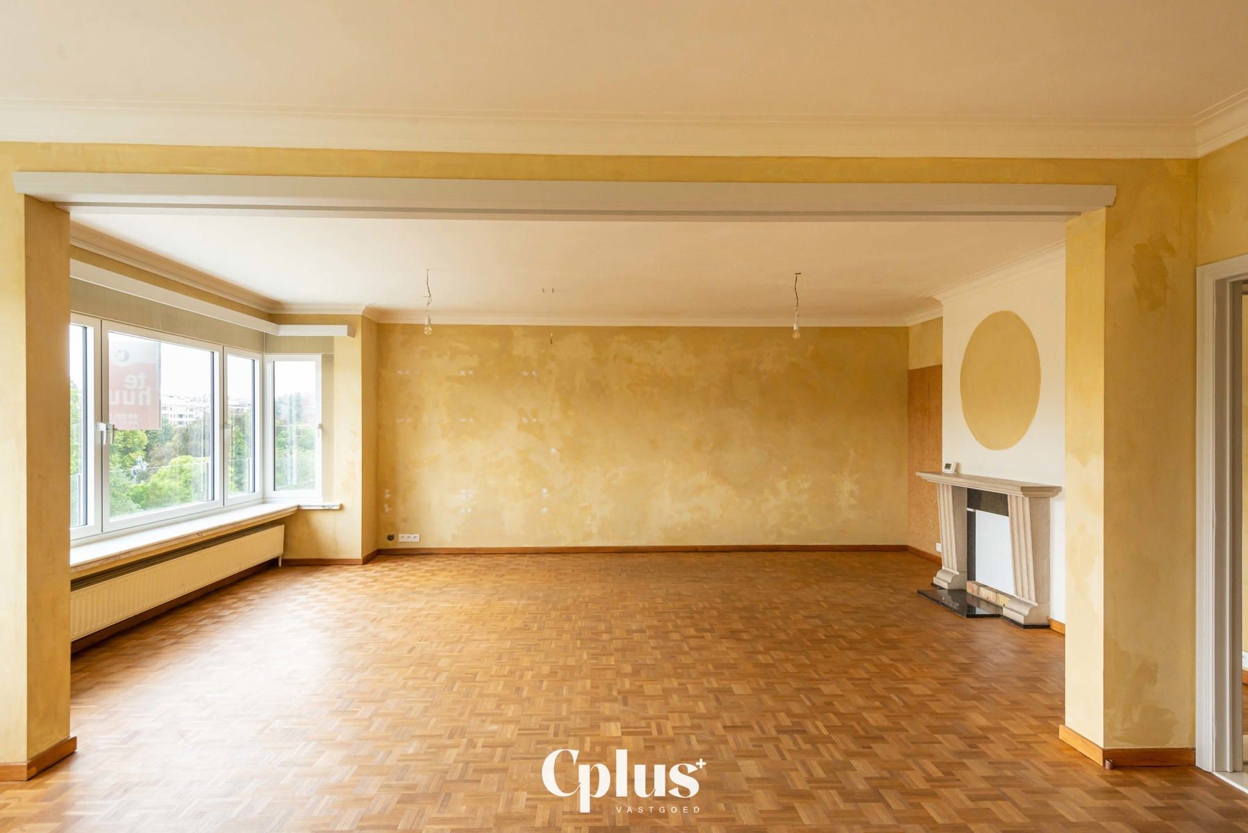 Ruim en lichtrijk appartement - Te huur foto {{pictureIndex}}