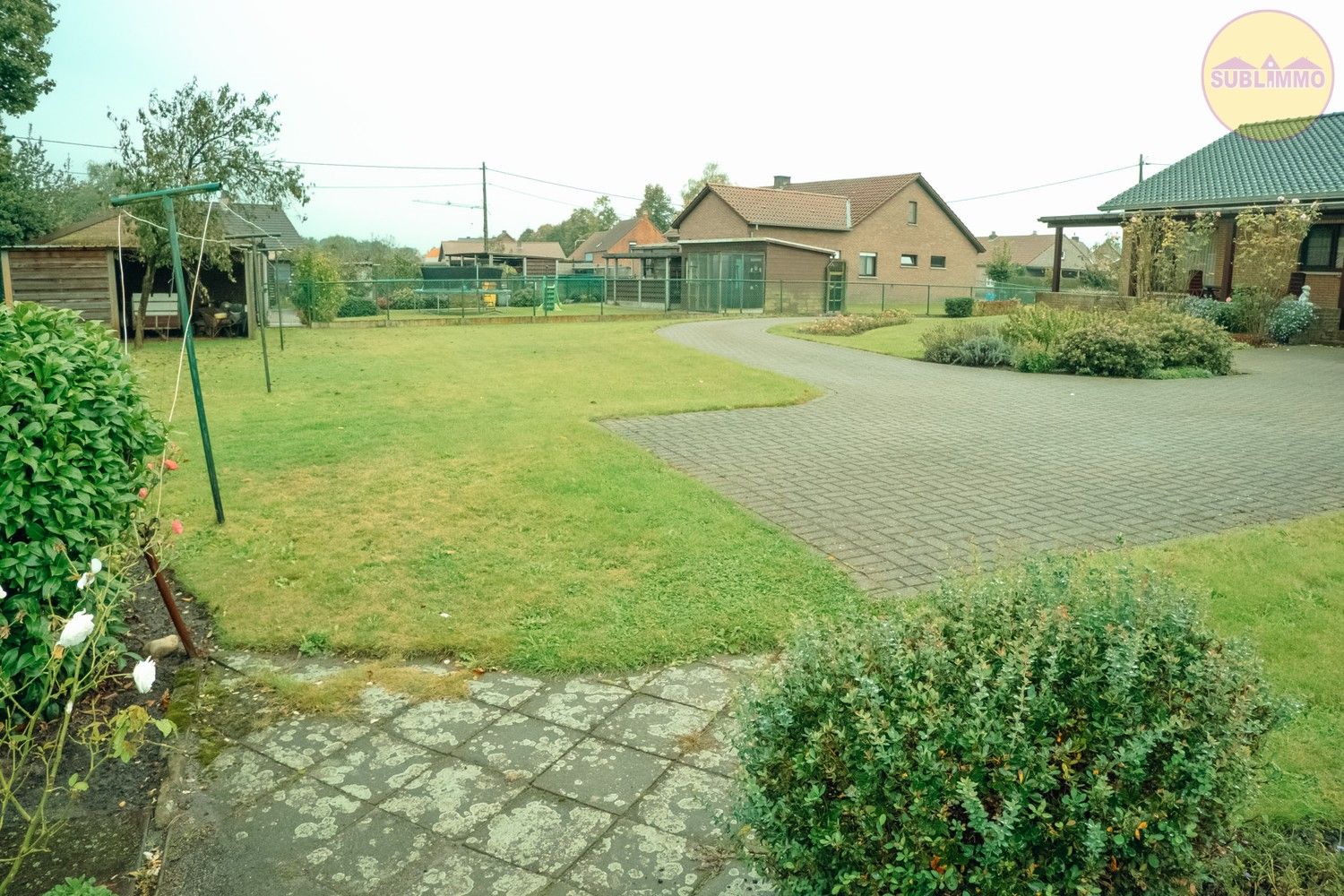 Charmante gelijkvloerse woning op een ruim perceel van 1.185m². foto 24