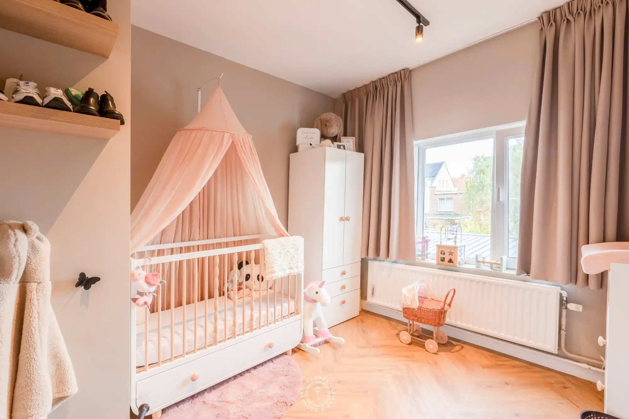 Modern vernieuwd 3-slaapkamerappartement op TOP-locatie met garage foto 8