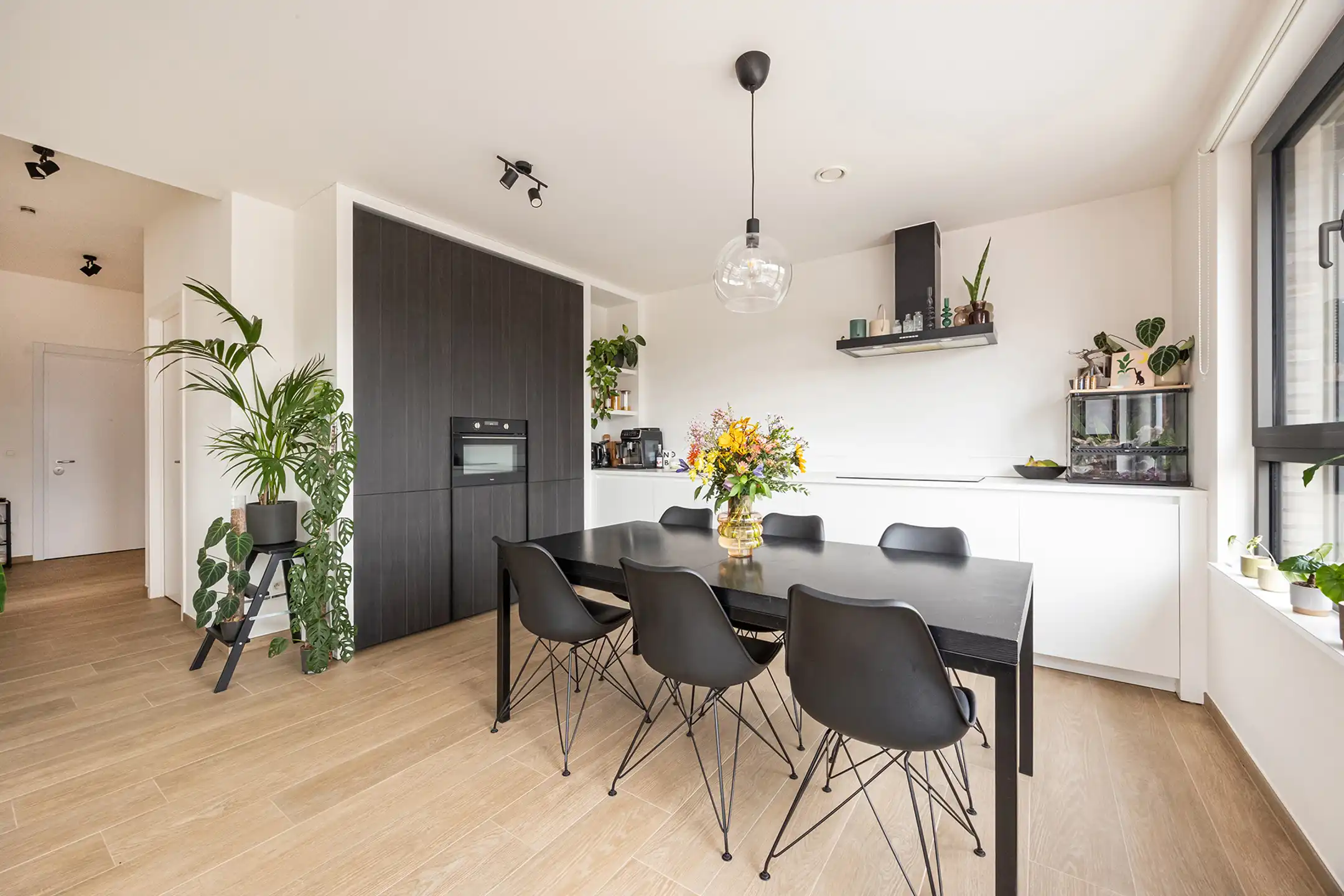 Recent 2-slaapkamerappartement met terras en autostaanplaats foto 4