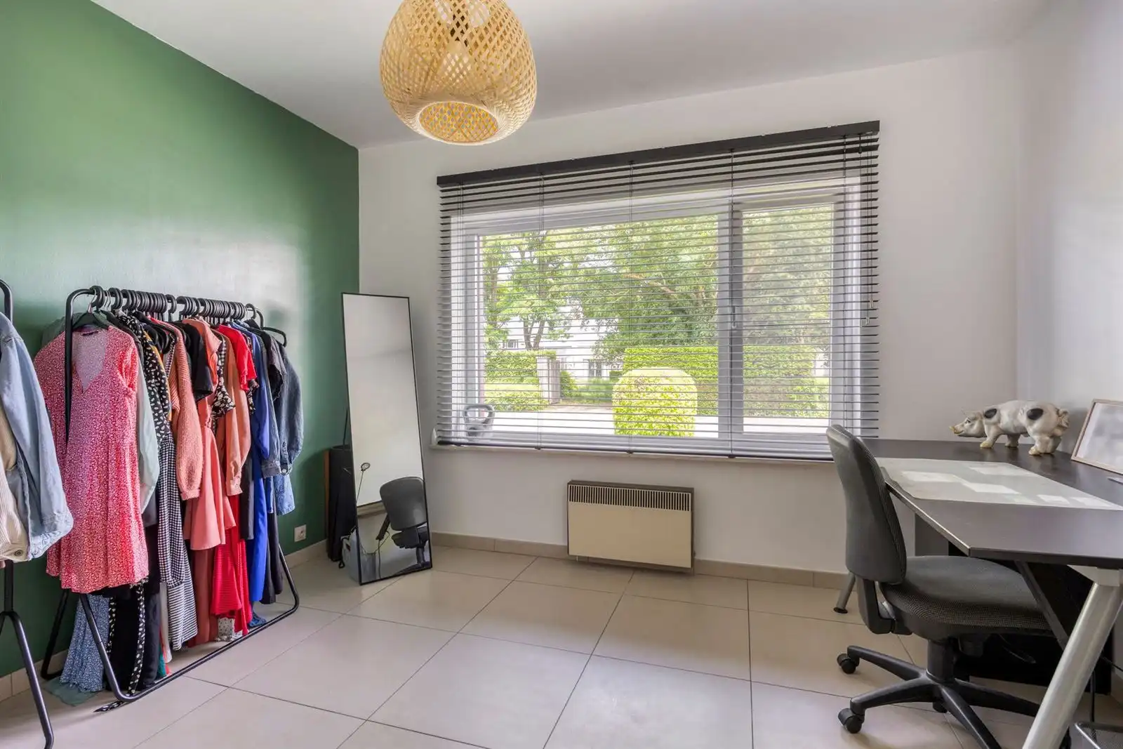 Instapklaar gelijkvloers appartement met 2 slaapkamers, garage en zonnige tuin foto 14