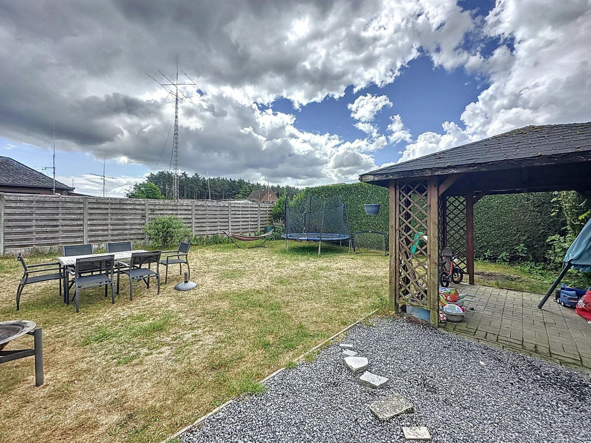 Gezellige woning te huur met 3 slaapkamers en tuin. foto 14
