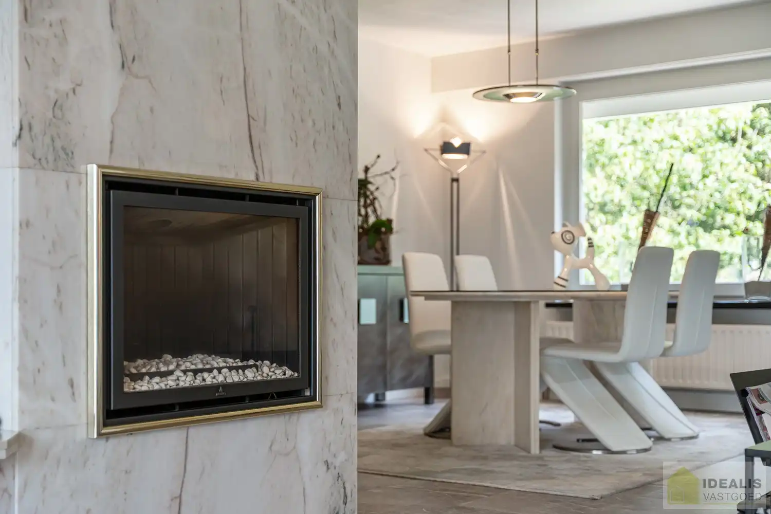 //INVESTERING – NIET VOOR EIGEN GEBRUIK// UITERST GOED ONDERHOUDEN GEZINSWONING OP EEN PRACHTIG, GROEN EN RUSTIG PERCEEL VAN MAAR LIEFST 11A &nbsp;MET LICHTRIJKE WOONKAMER, 3 KNAPPE SLAAPKAMERS, BADKAMER, AFGEWERKTE ZOLDERVERDIEPING EN ONDERGRONDSE GARAGE foto 10