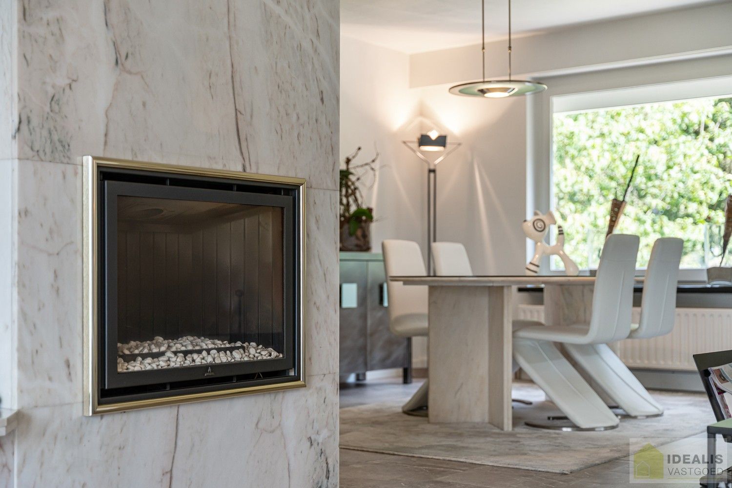//INVESTERING – NIET VOOR EIGEN GEBRUIK// UITERST GOED ONDERHOUDEN GEZINSWONING OP EEN PRACHTIG, GROEN EN RUSTIG PERCEEL VAN MAAR LIEFST 11A  MET LICHTRIJKE WOONKAMER, 3 KNAPPE SLAAPKAMERS, BADKAMER, AFGEWERKTE ZOLDERVERDIEPING EN ONDERGRONDSE GARAGE foto 10