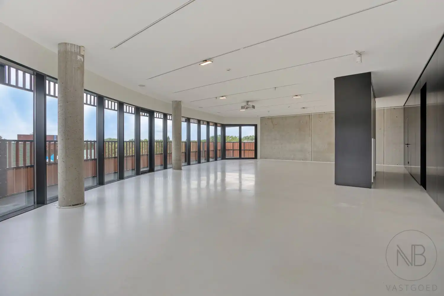 Instapklaar bedrijfsruimte van ca. 420 m² in het Botta-gebouw foto 7