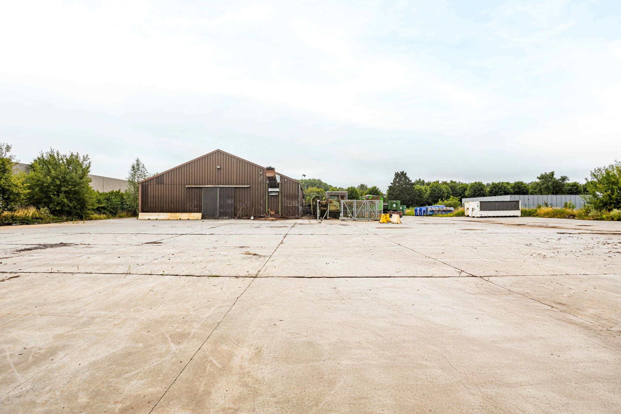 Industriegebouw met ruime industriegrond te koop in Ronse foto 17