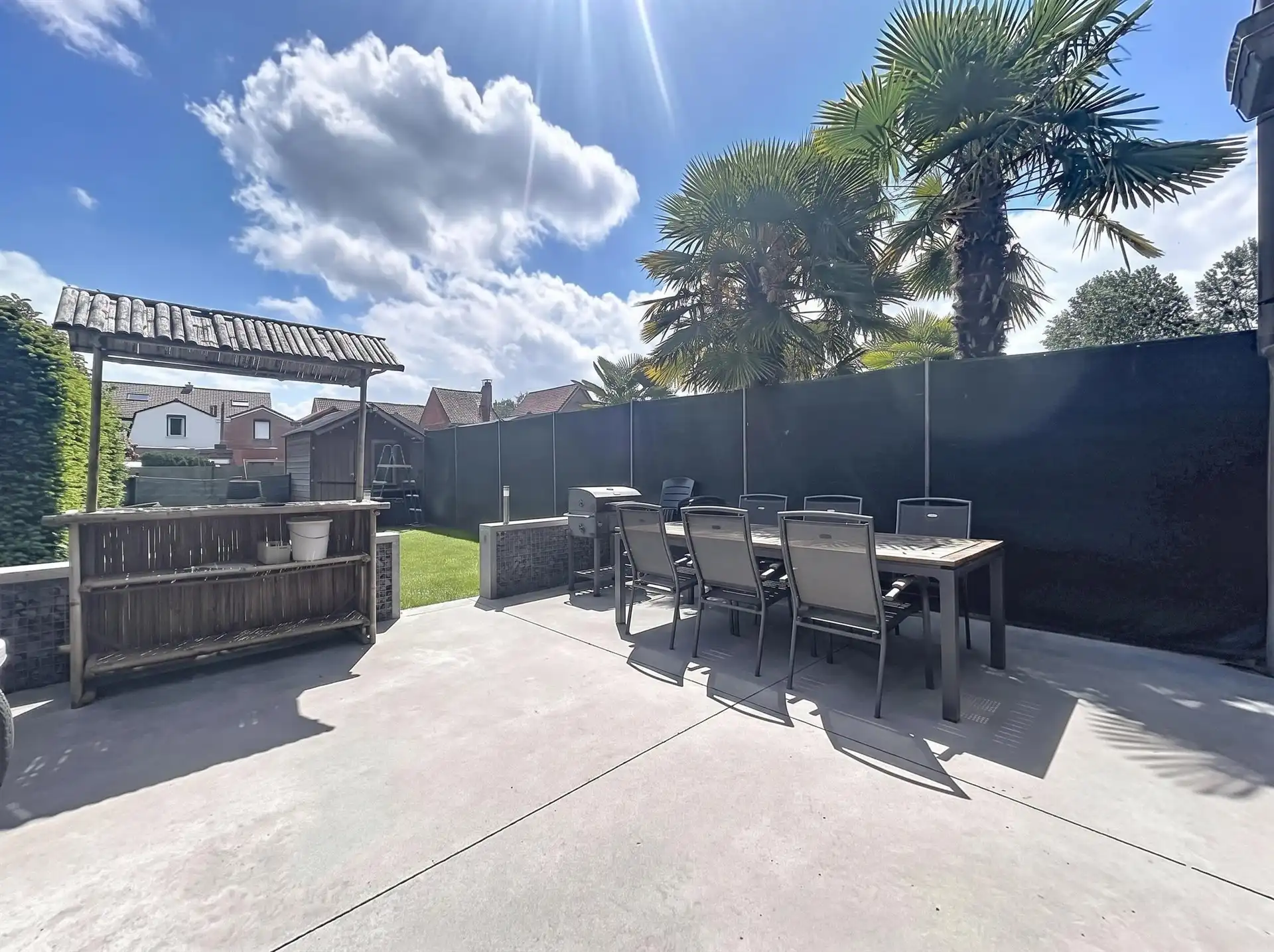 instapklare gezinswoning met 3 slaapkamers, garage en ruime tuin op toplocatie foto 2