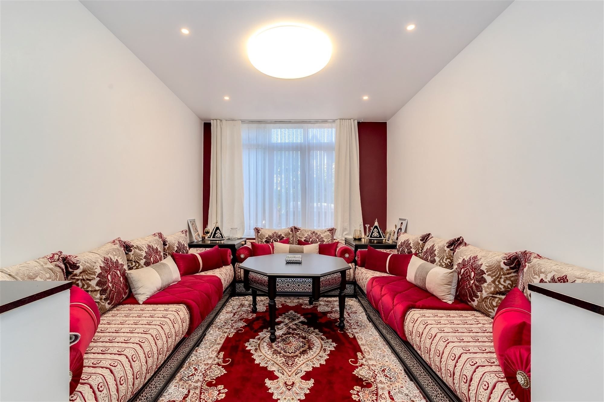 Instapklaar huis met 3 slpk en voortuin foto 9