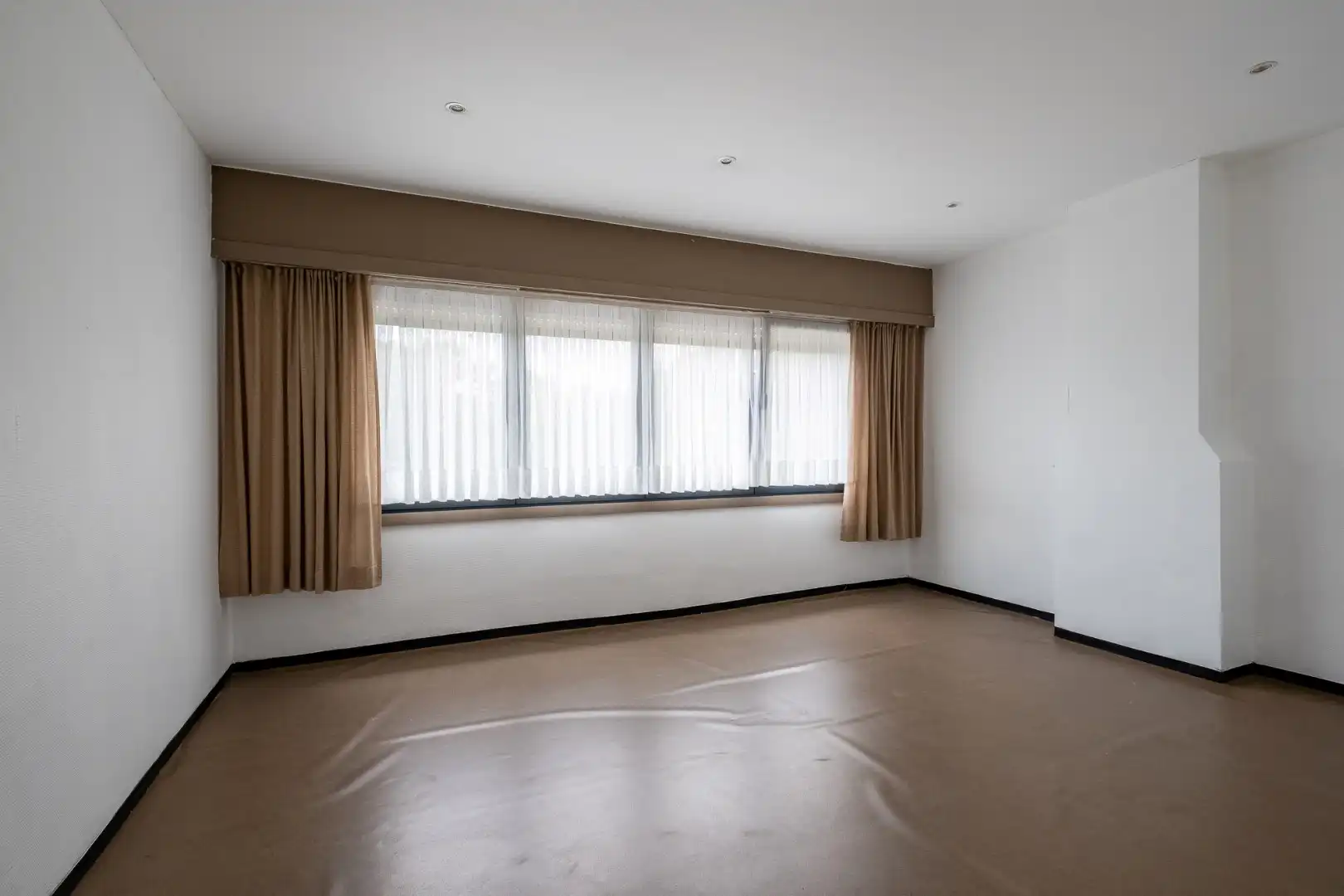 Ruime woning met 3 slaapkamers foto 18