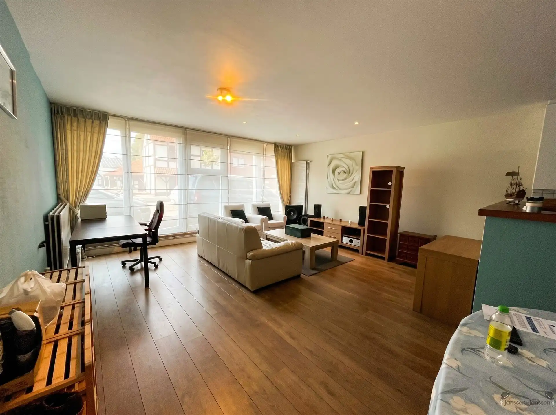 Appartement foto {{pictureIndex}}