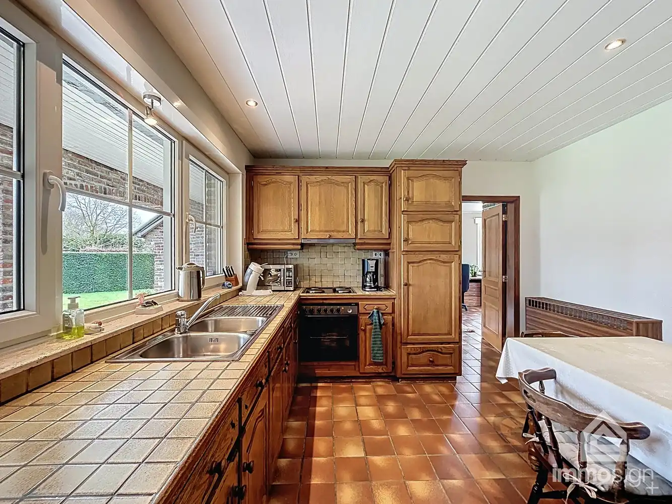 Charmante gezinswoning met landelijke uitstraling te Molenbeersel! foto 13