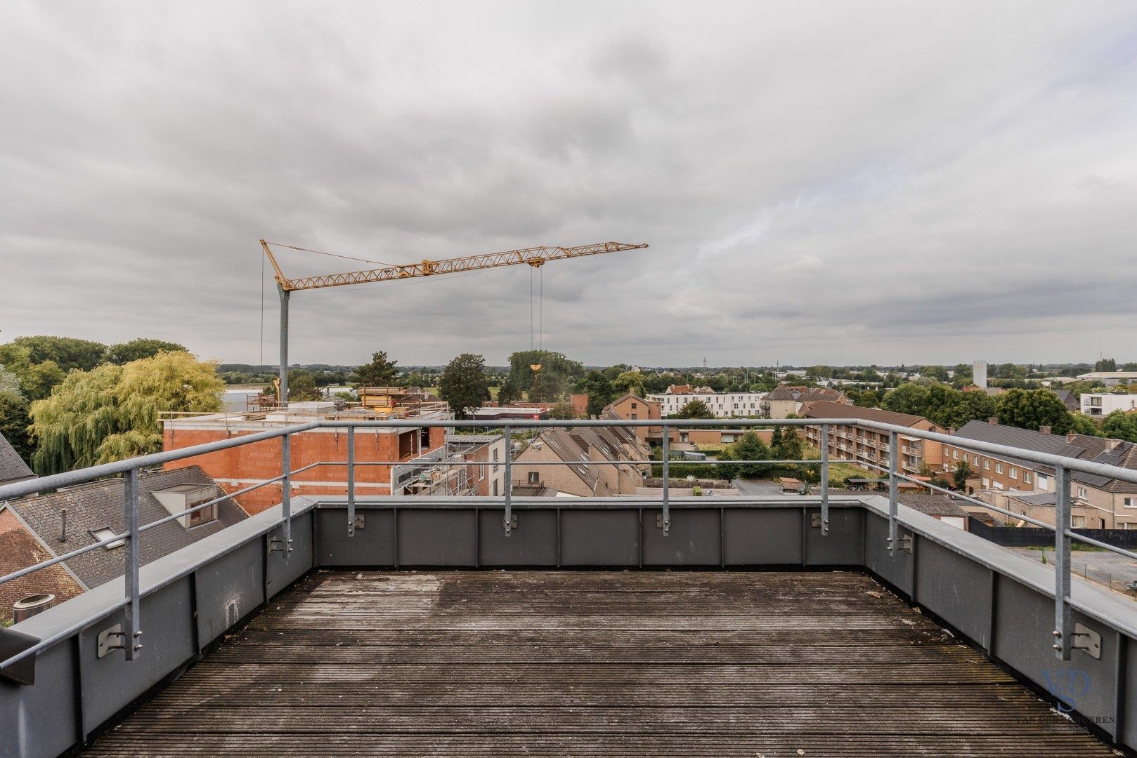 Ruim en stijlvol duplex appartement met twee terrassen foto 3