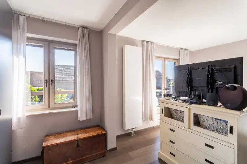 Verrassend ruime woning met zwembad! foto 26