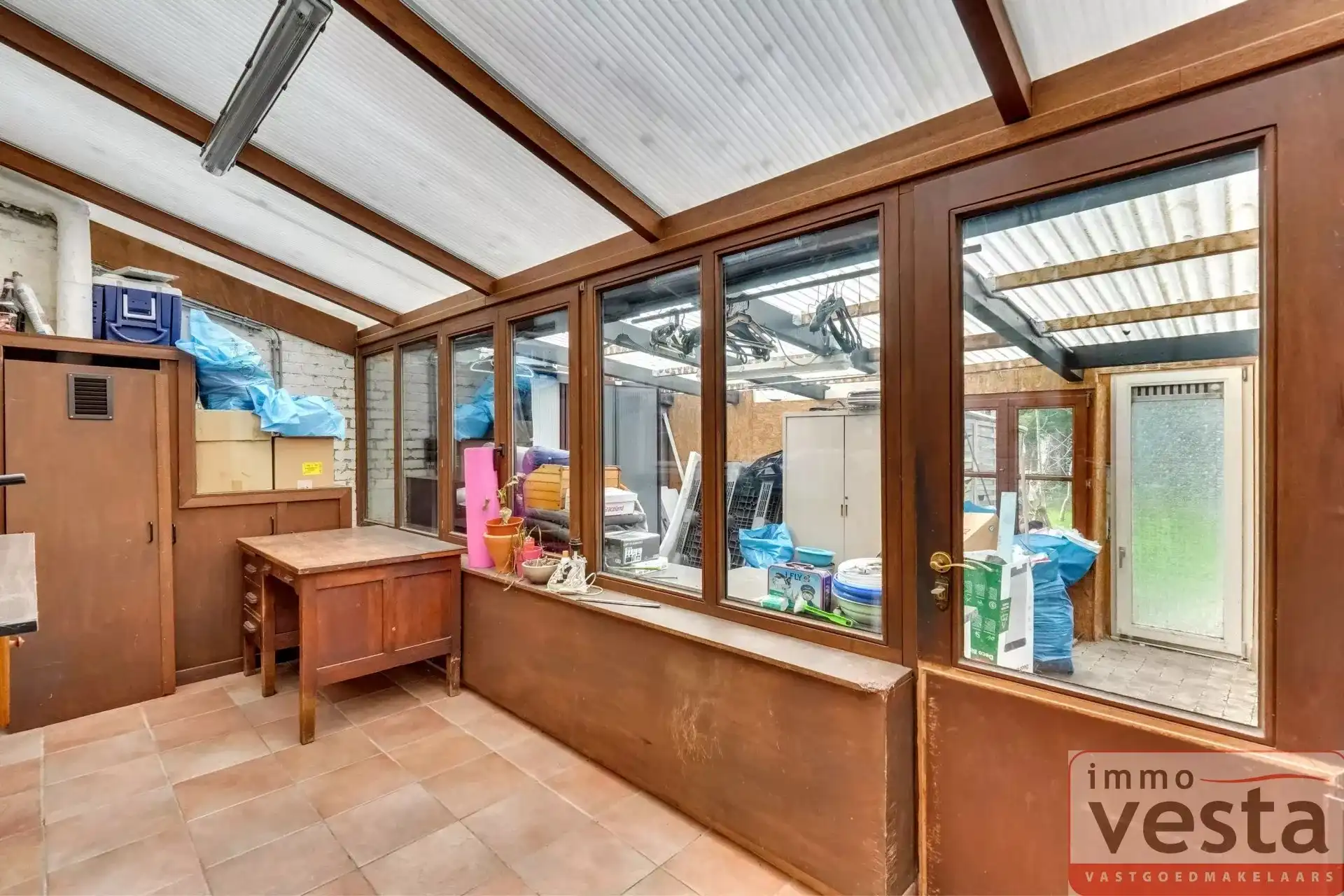 Ruime, op te knappen woning aan de stadsrand foto 11