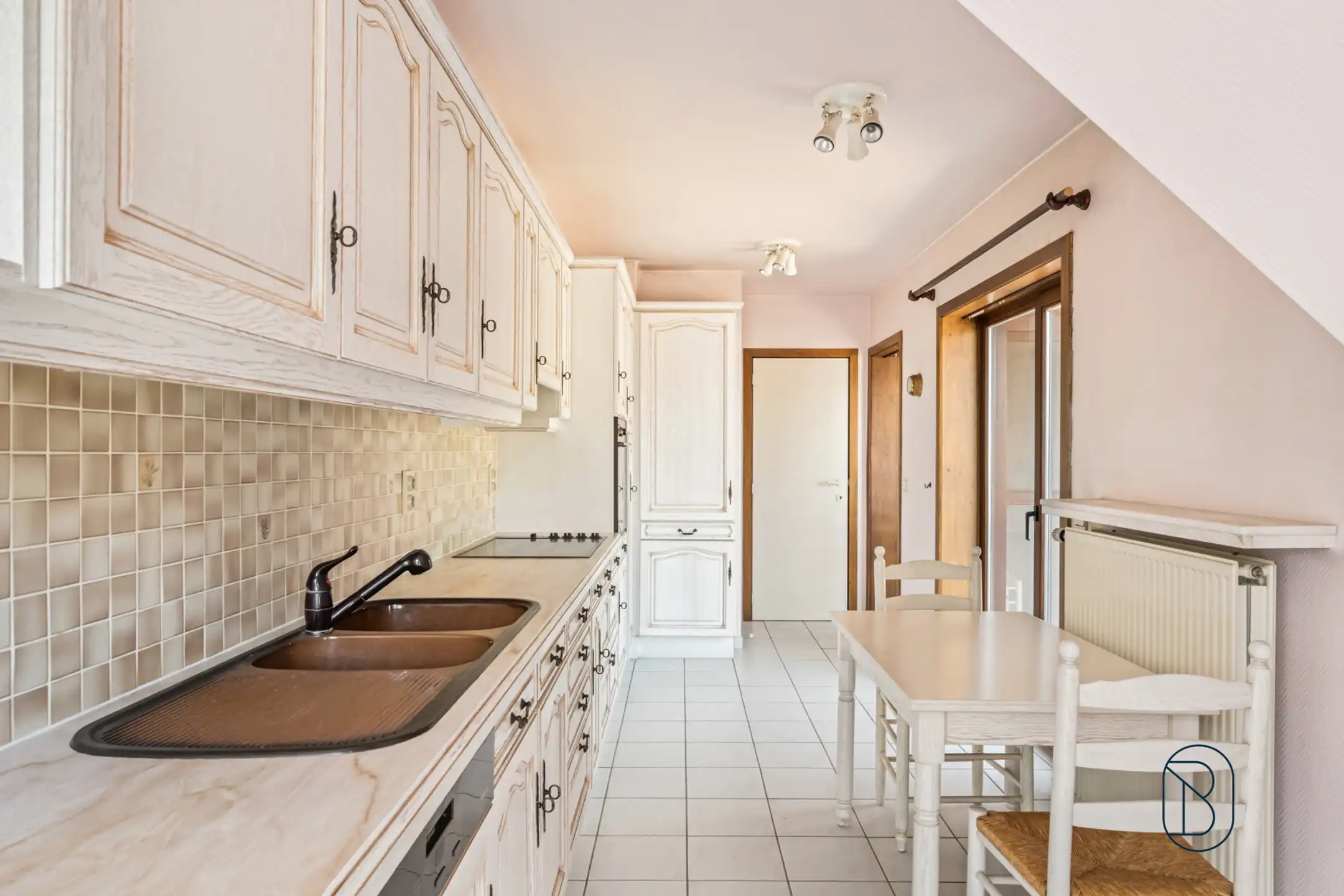 Topgelegen 2 SLK-appartement met veel potentieel foto 9
