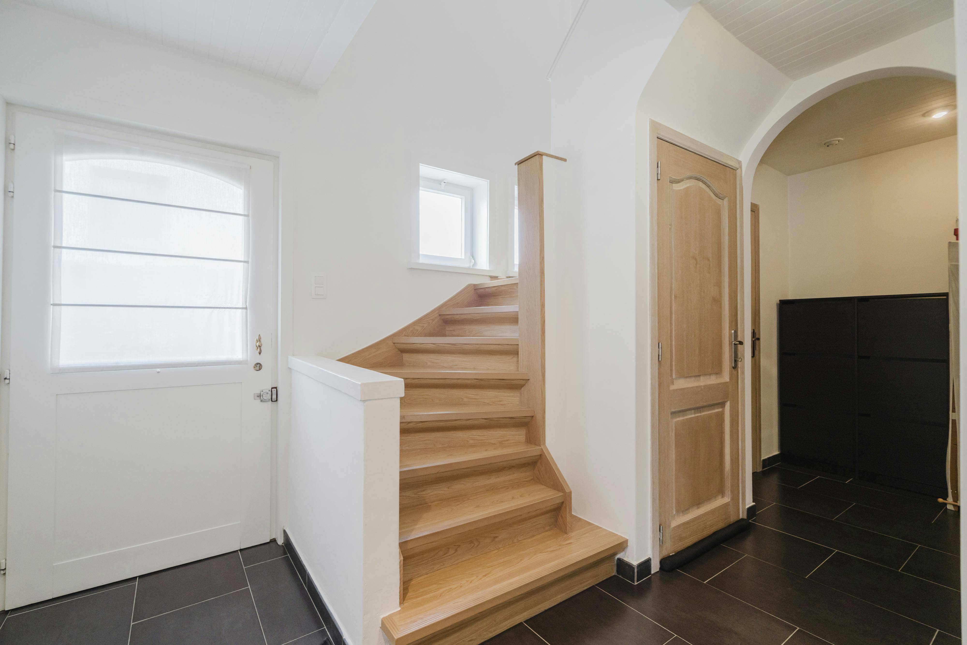 Halfopen gezinswoning met 3 slaapkamers nabij centrum Kortrijk foto 4