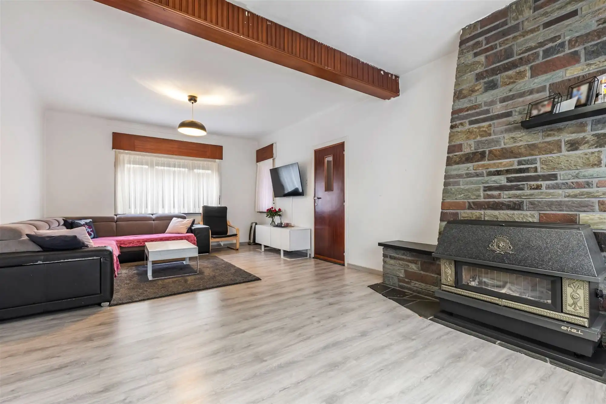 OP TE FRISSEN WONING MET 3 SLAAPKAMERS OP EEN RUIM PERCEEL VAN 10A57CA TE BEVERLO foto 2