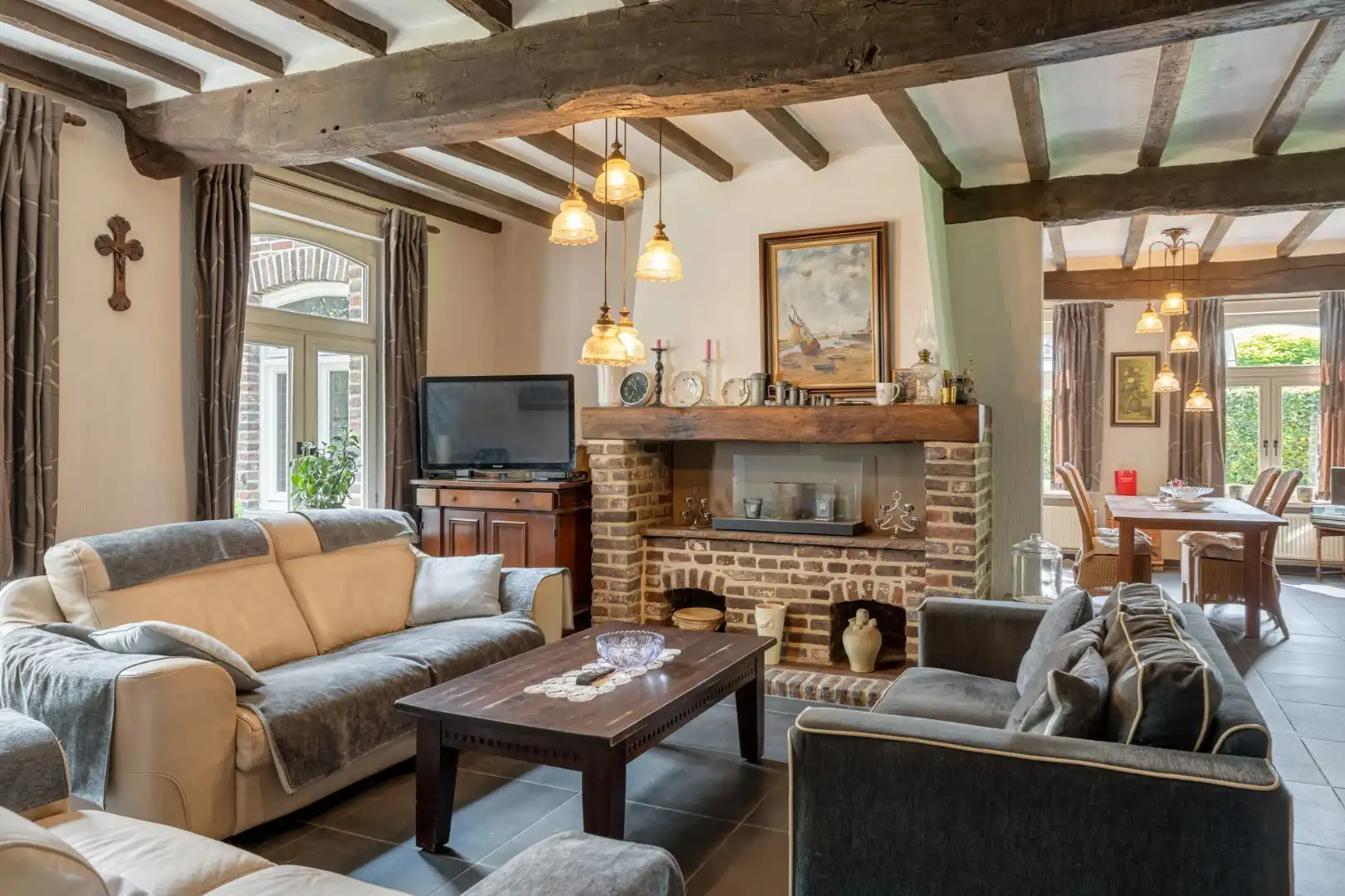 Ruim, karaktervol landhuis met parkachtige tuin op perceel van 16a29ca. foto 15