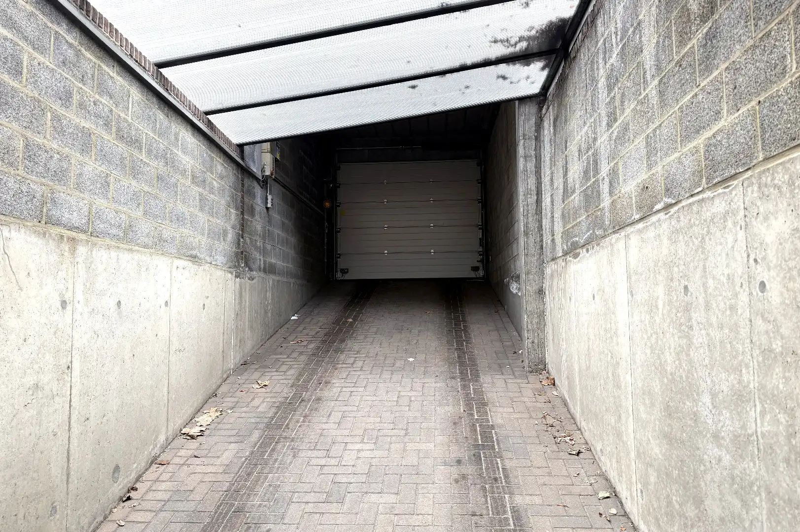 INVESTERINGSPAND: Ruim appartement met garage en zicht op de middeleeuwse Wallen te Tongeren foto 28