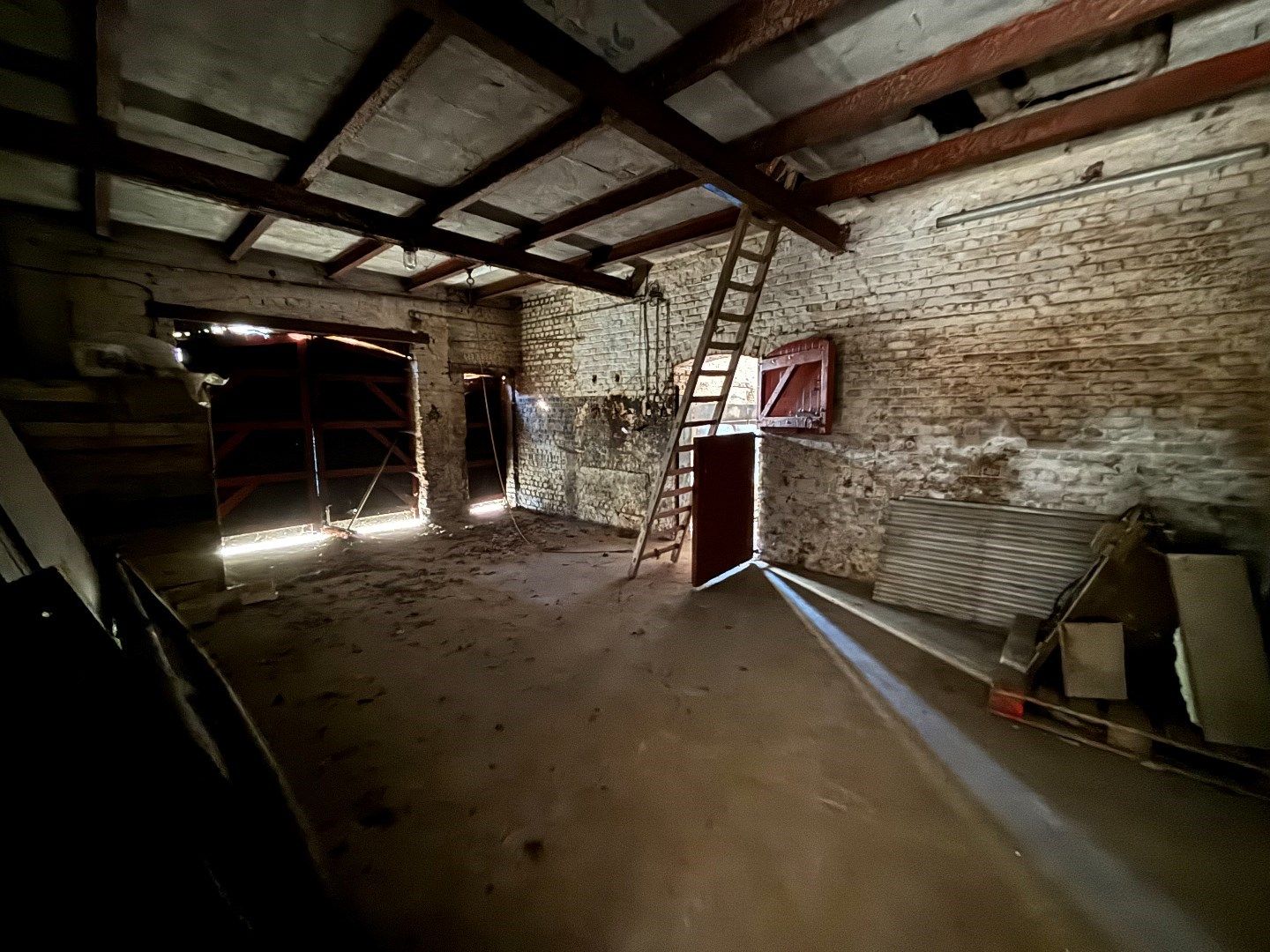 OPSLAGRUIMTE VAN 39 M² IN IEPER foto 2