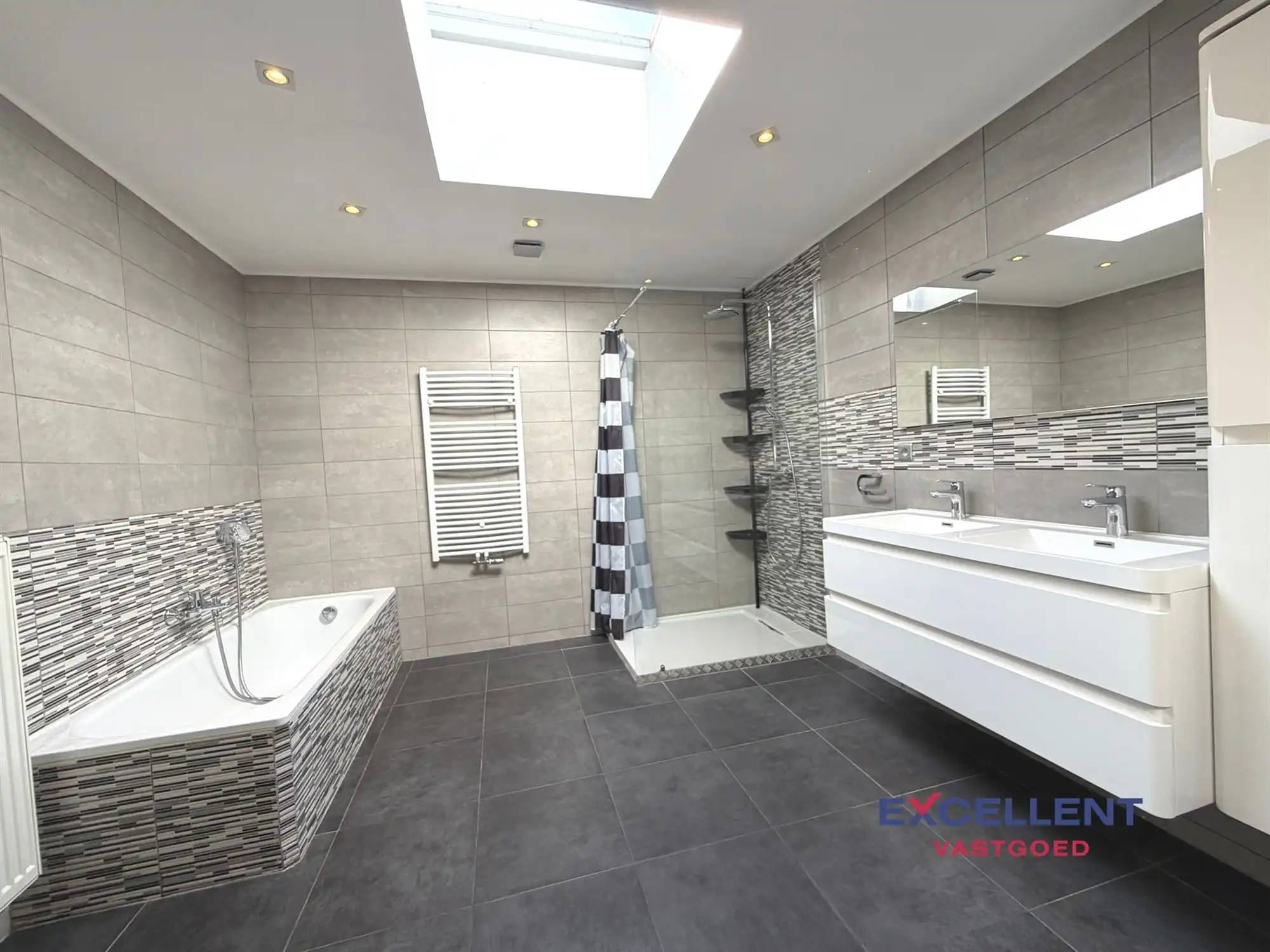 Instapklaar huis met 3 slpk en tuin te huur Aalst foto 4