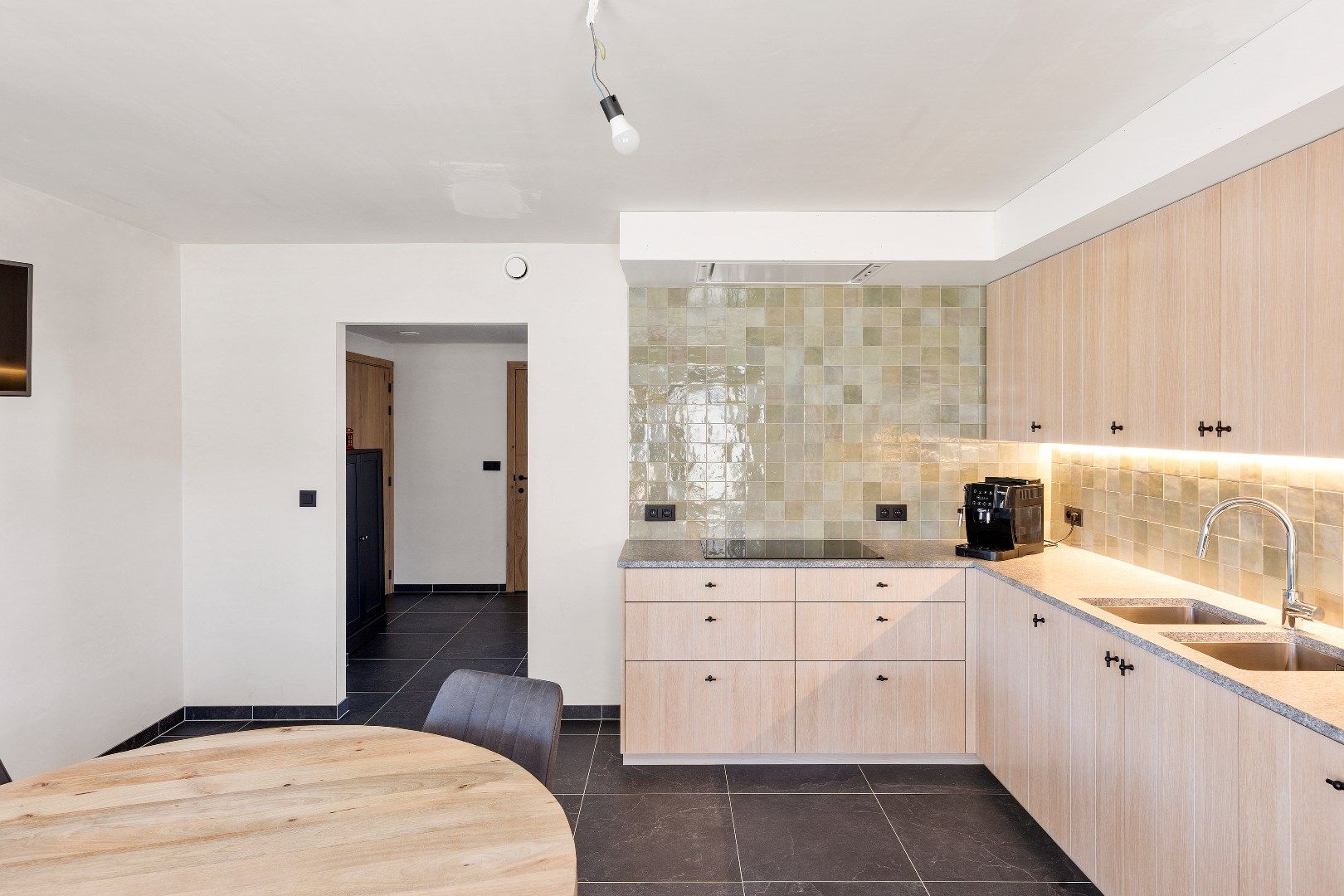 Prachtig gerenoveerde villa met 4 slaapkamers en ruime loods. foto 8